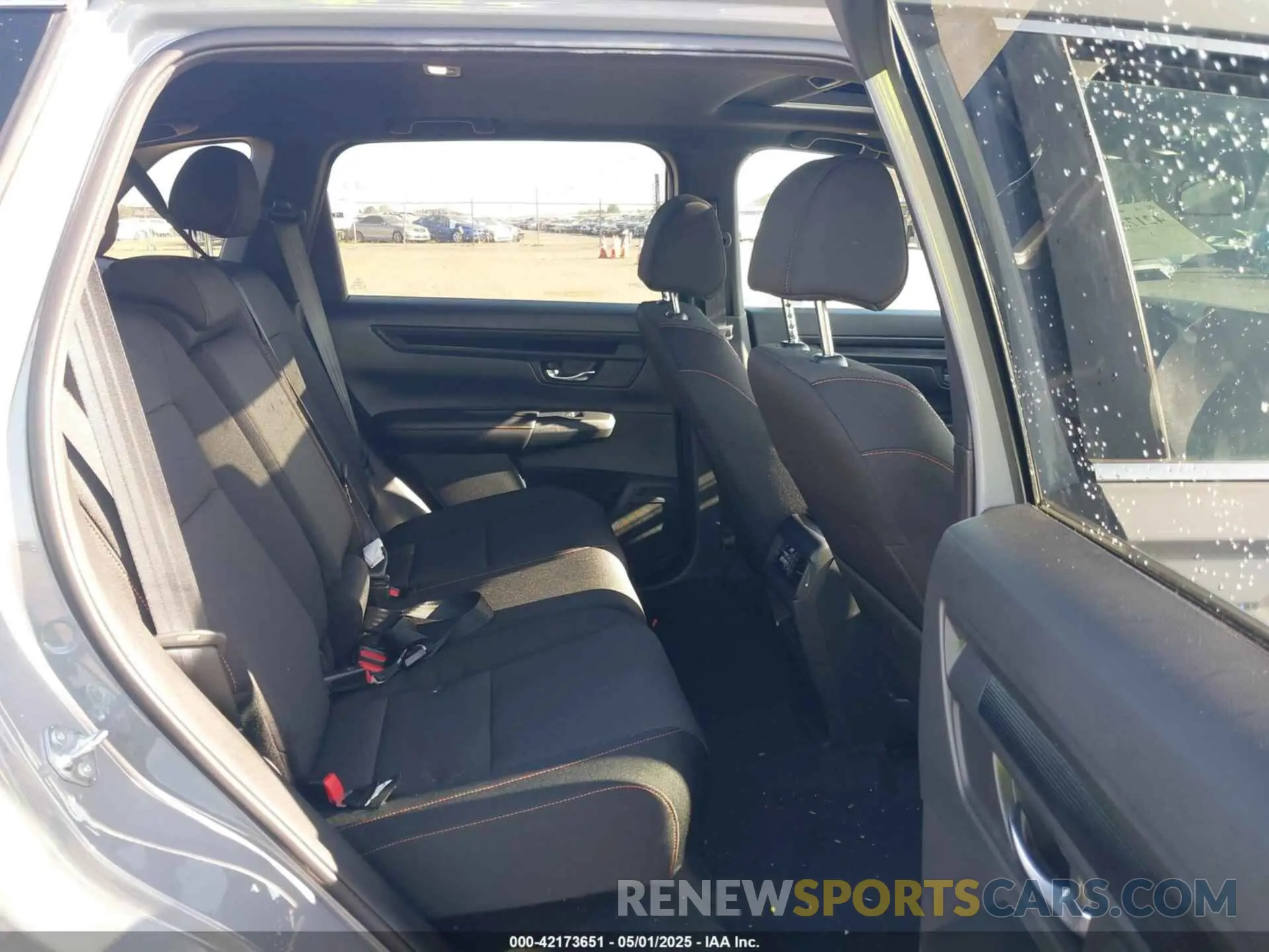 8 Photograph of a damaged car 5J6RS6H57SL024649 HONDA CR-V HYBRID 2025