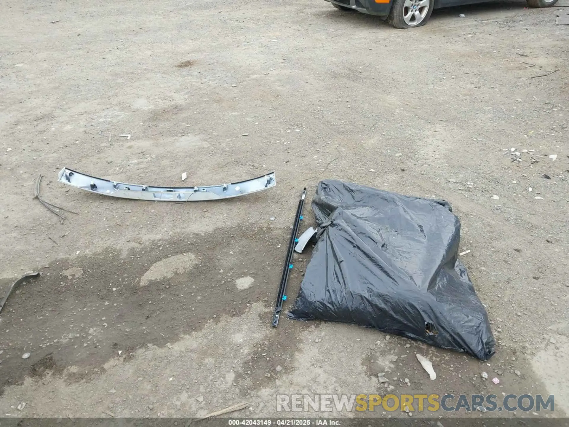 12 Photograph of a damaged car 5J6RS6H81SL004567 HONDA CR-V HYBRID 2025