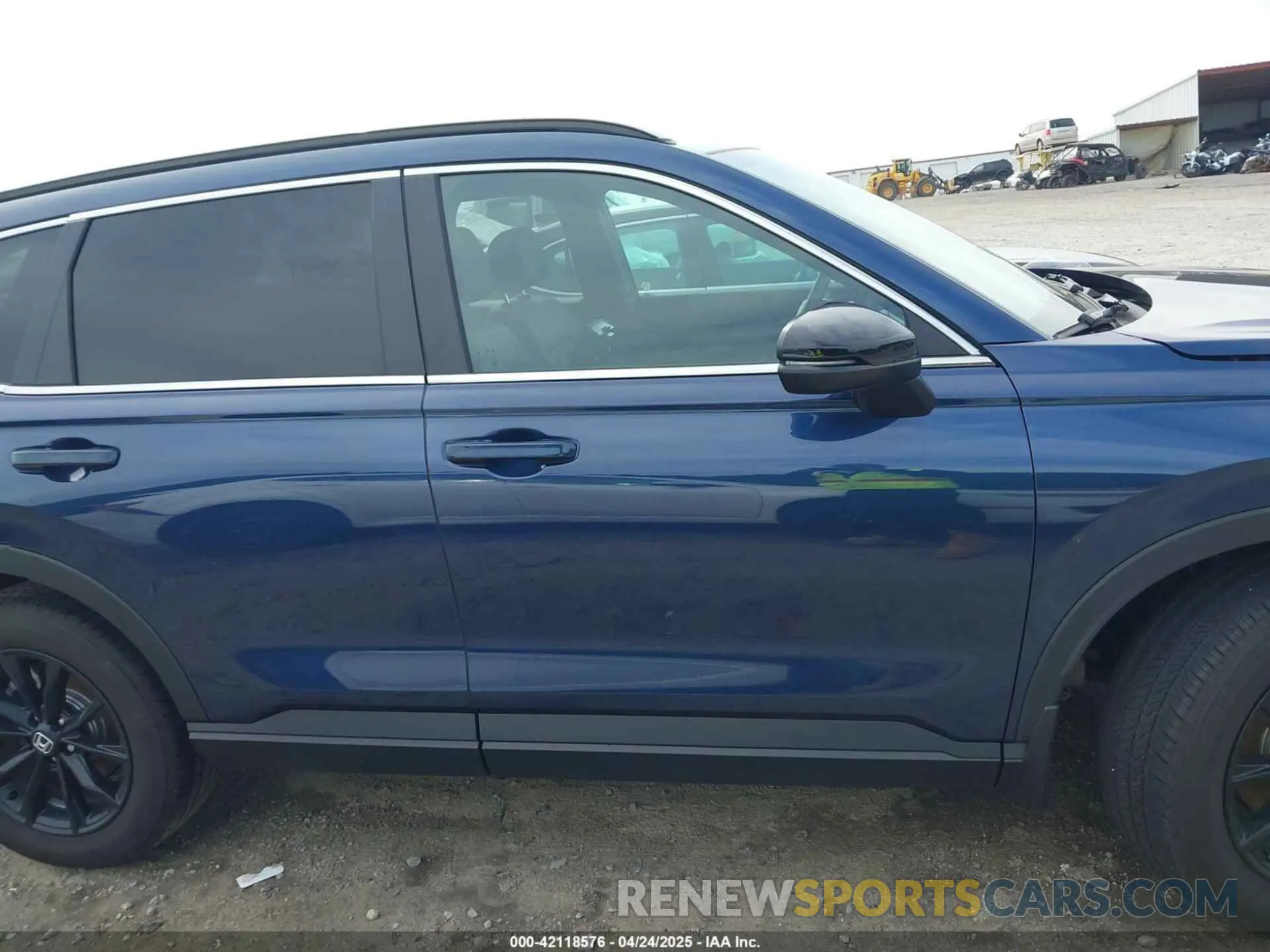 13 Photograph of a damaged car 5J6RS6H81SL028240 HONDA CR-V HYBRID 2025