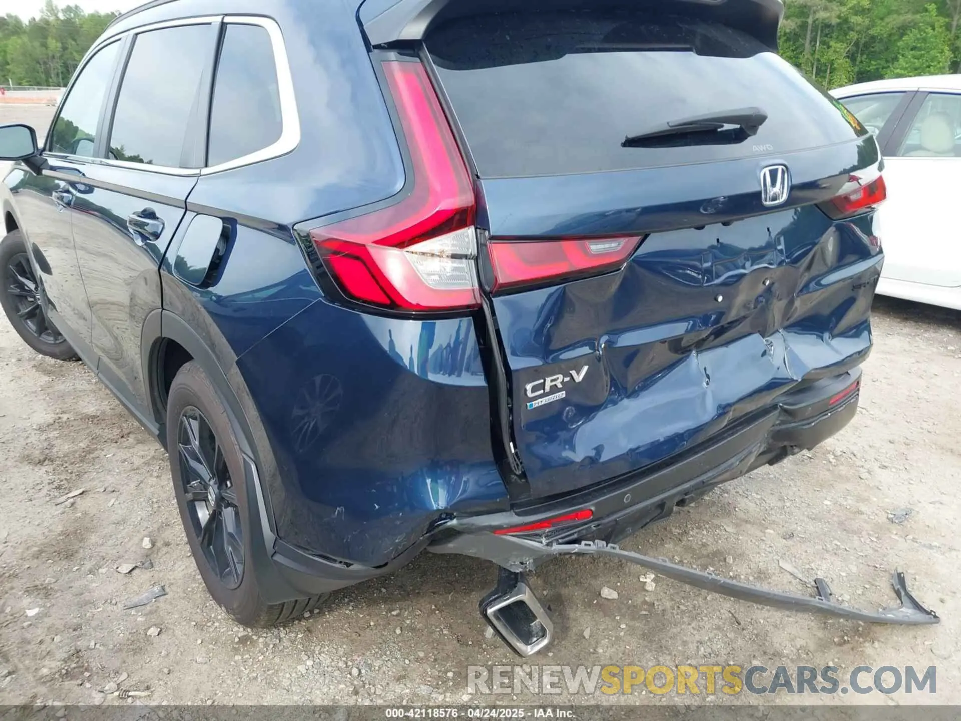 19 Photograph of a damaged car 5J6RS6H81SL028240 HONDA CR-V HYBRID 2025