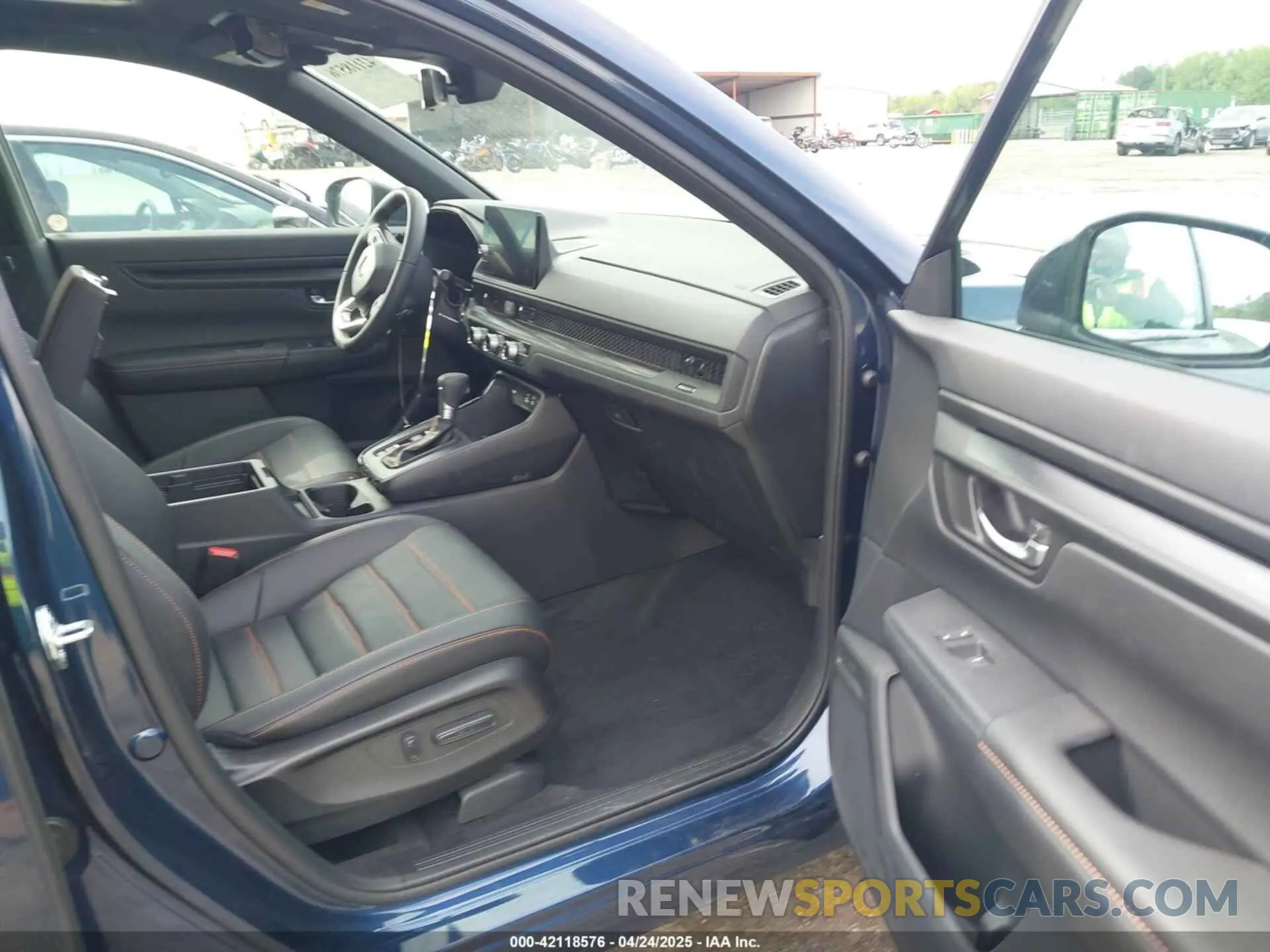 5 Photograph of a damaged car 5J6RS6H81SL028240 HONDA CR-V HYBRID 2025