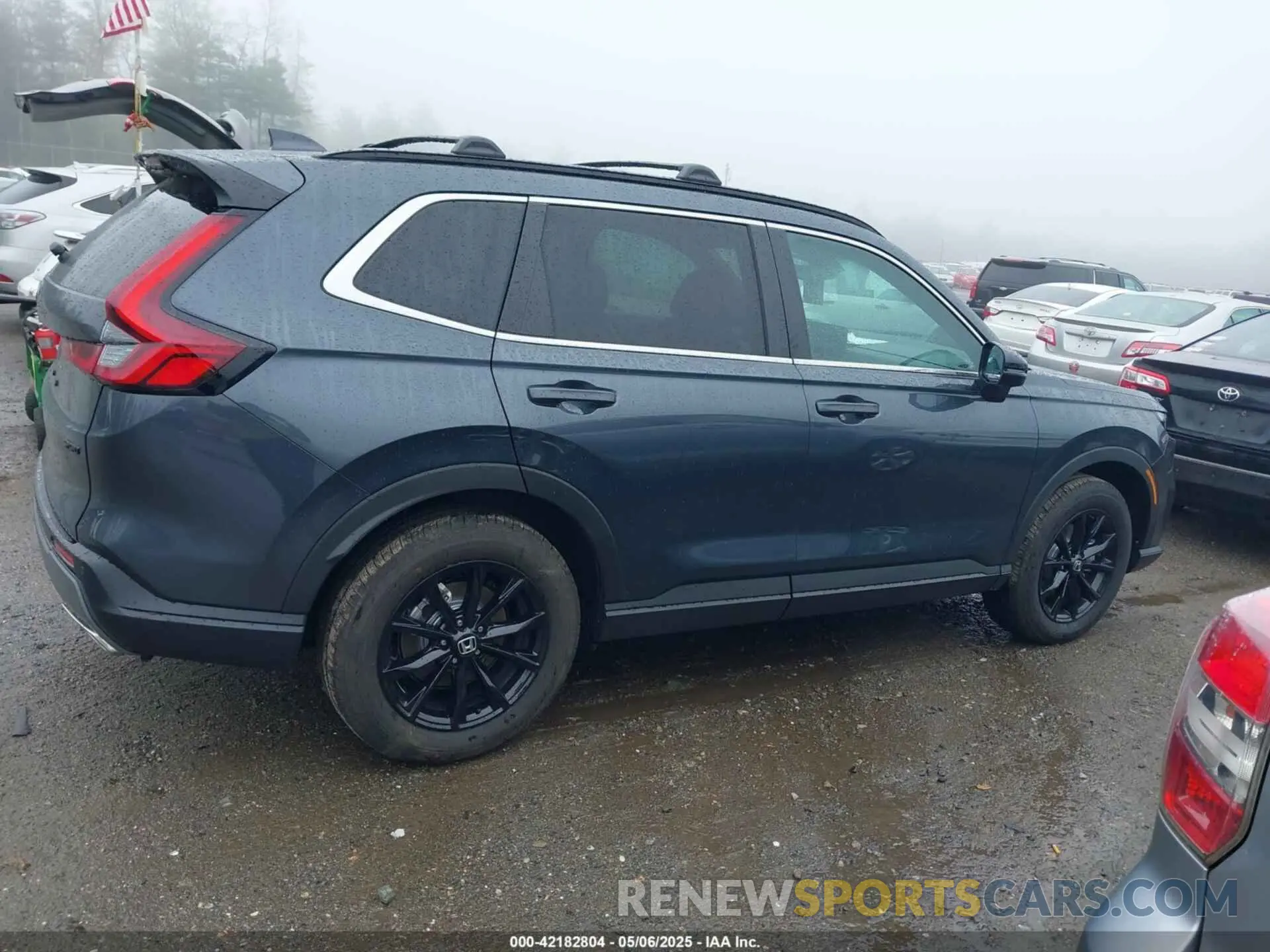 13 Photograph of a damaged car 5J6RS6H83SL037005 HONDA CR-V HYBRID 2025