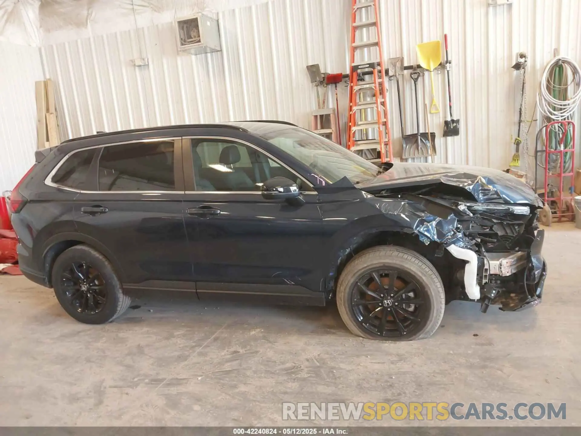 13 Photograph of a damaged car 5J6RS6H87SL010910 HONDA CR-V HYBRID 2025