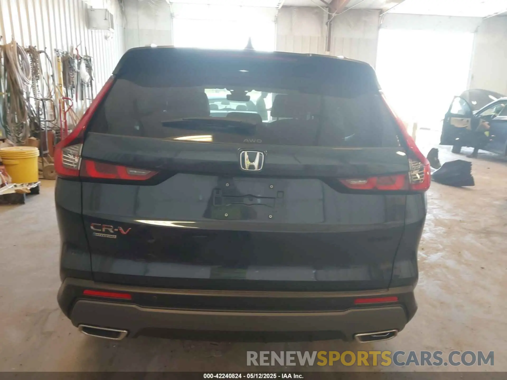 16 Photograph of a damaged car 5J6RS6H87SL010910 HONDA CR-V HYBRID 2025
