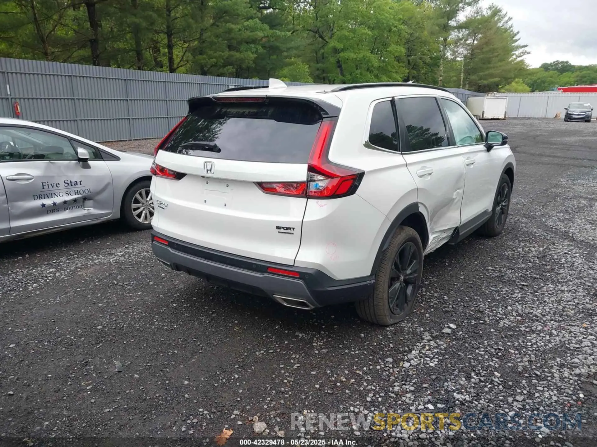 4 Photograph of a damaged car 5J6RS6H95SL009344 HONDA CR-V HYBRID 2025