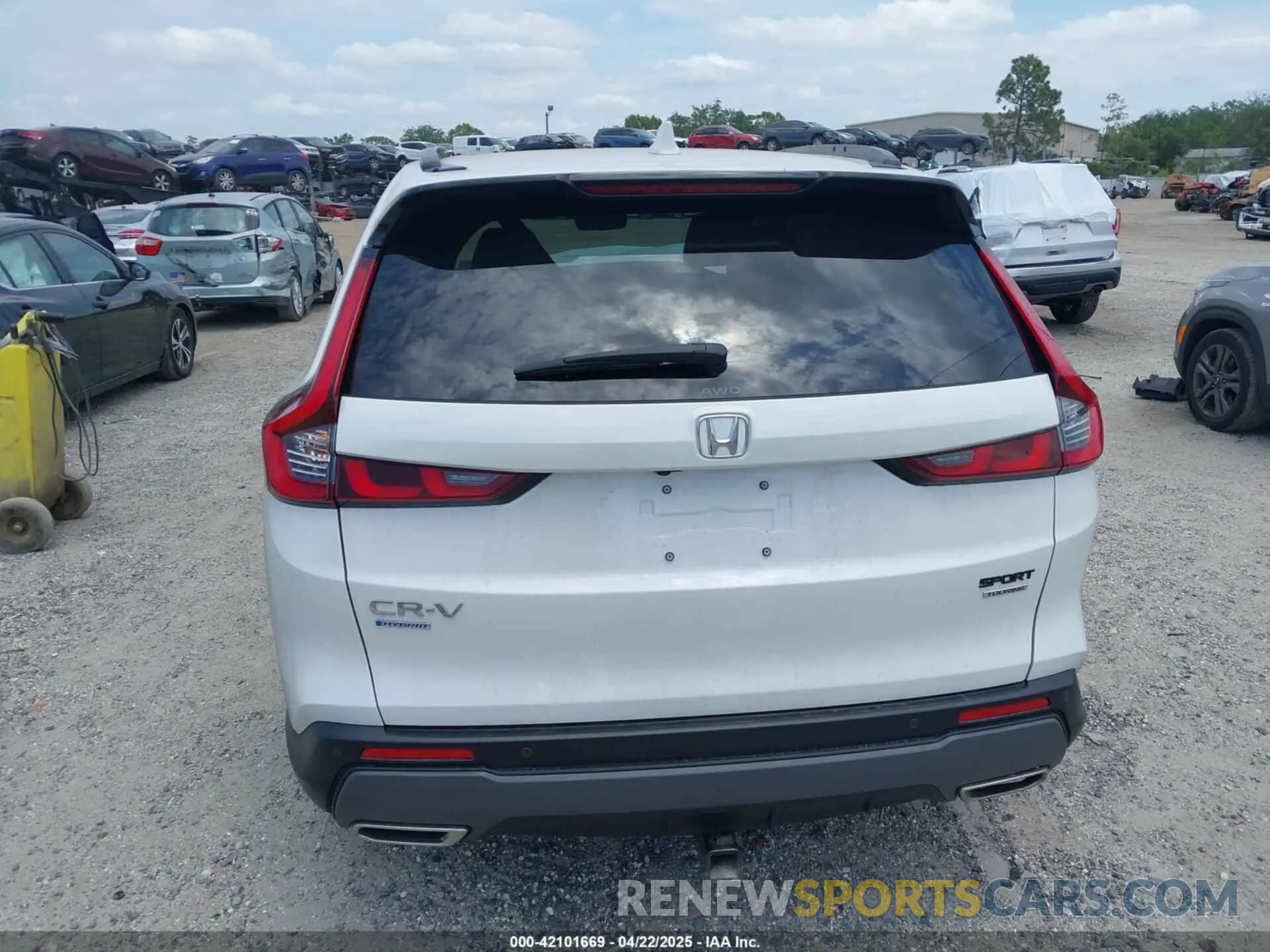 17 Photograph of a damaged car 5J6RS6H99SL012005 HONDA CR-V HYBRID 2025