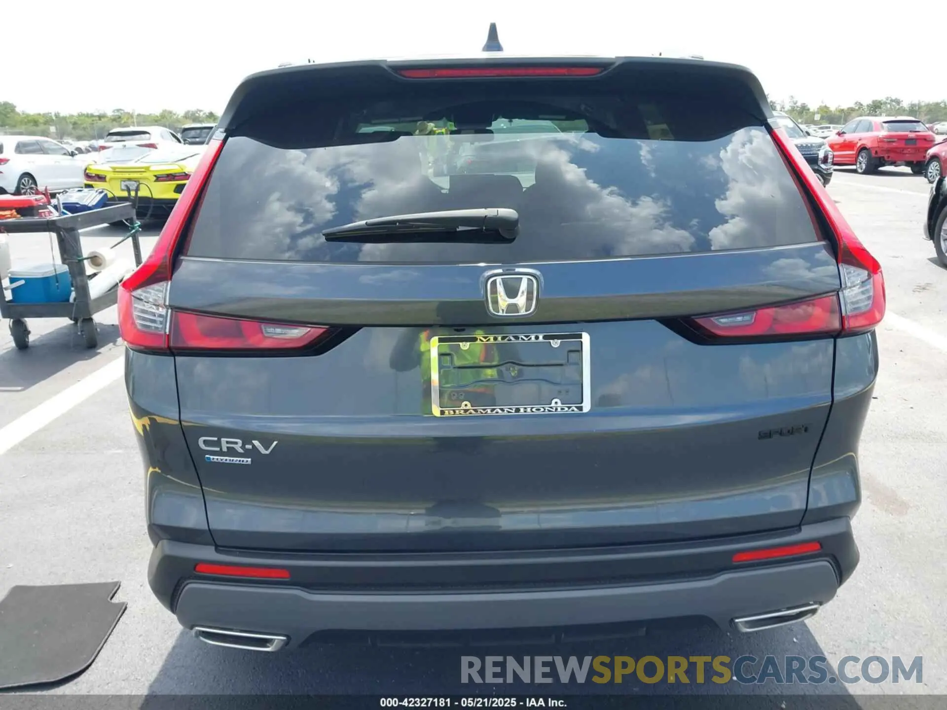 16 Photograph of a damaged car 7FARS5H51SE020734 HONDA CR-V HYBRID 2025