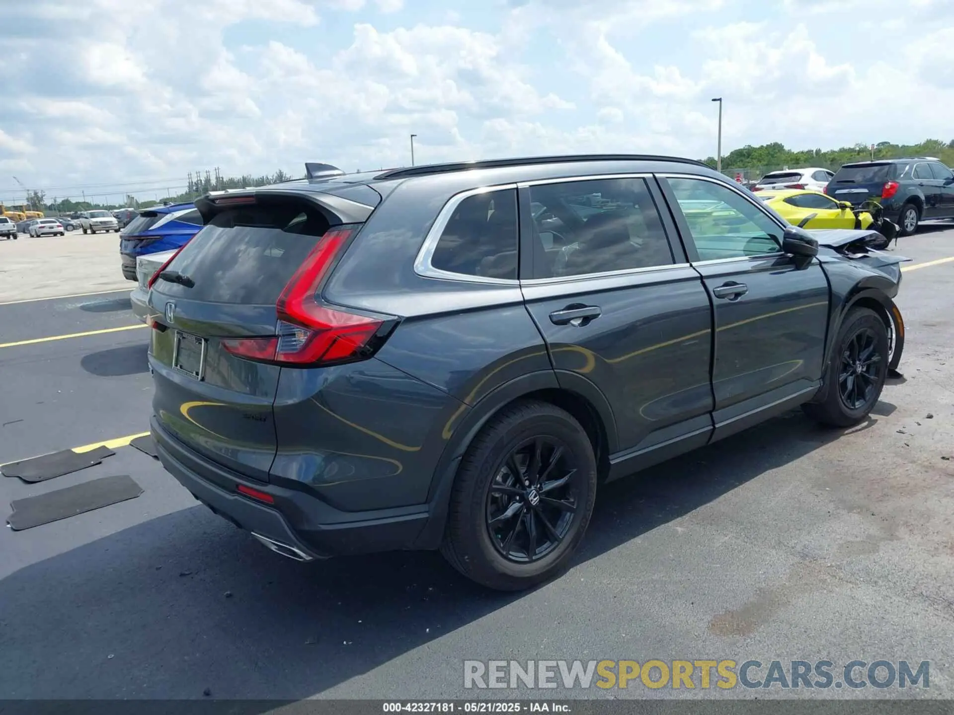 4 Photograph of a damaged car 7FARS5H51SE020734 HONDA CR-V HYBRID 2025