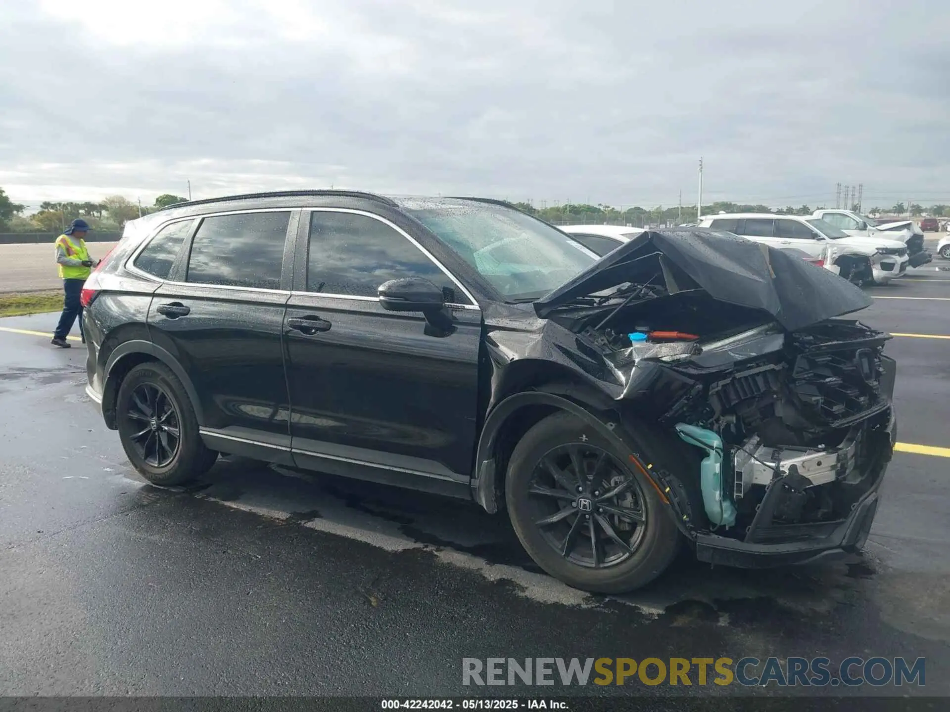 13 Photograph of a damaged car 7FARS5H52SE005465 HONDA CR-V HYBRID 2025