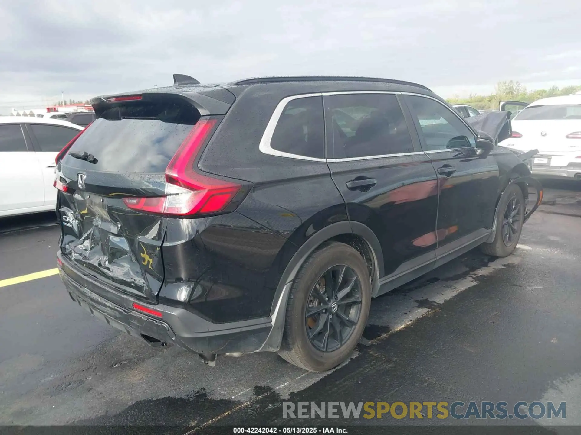 4 Photograph of a damaged car 7FARS5H52SE005465 HONDA CR-V HYBRID 2025