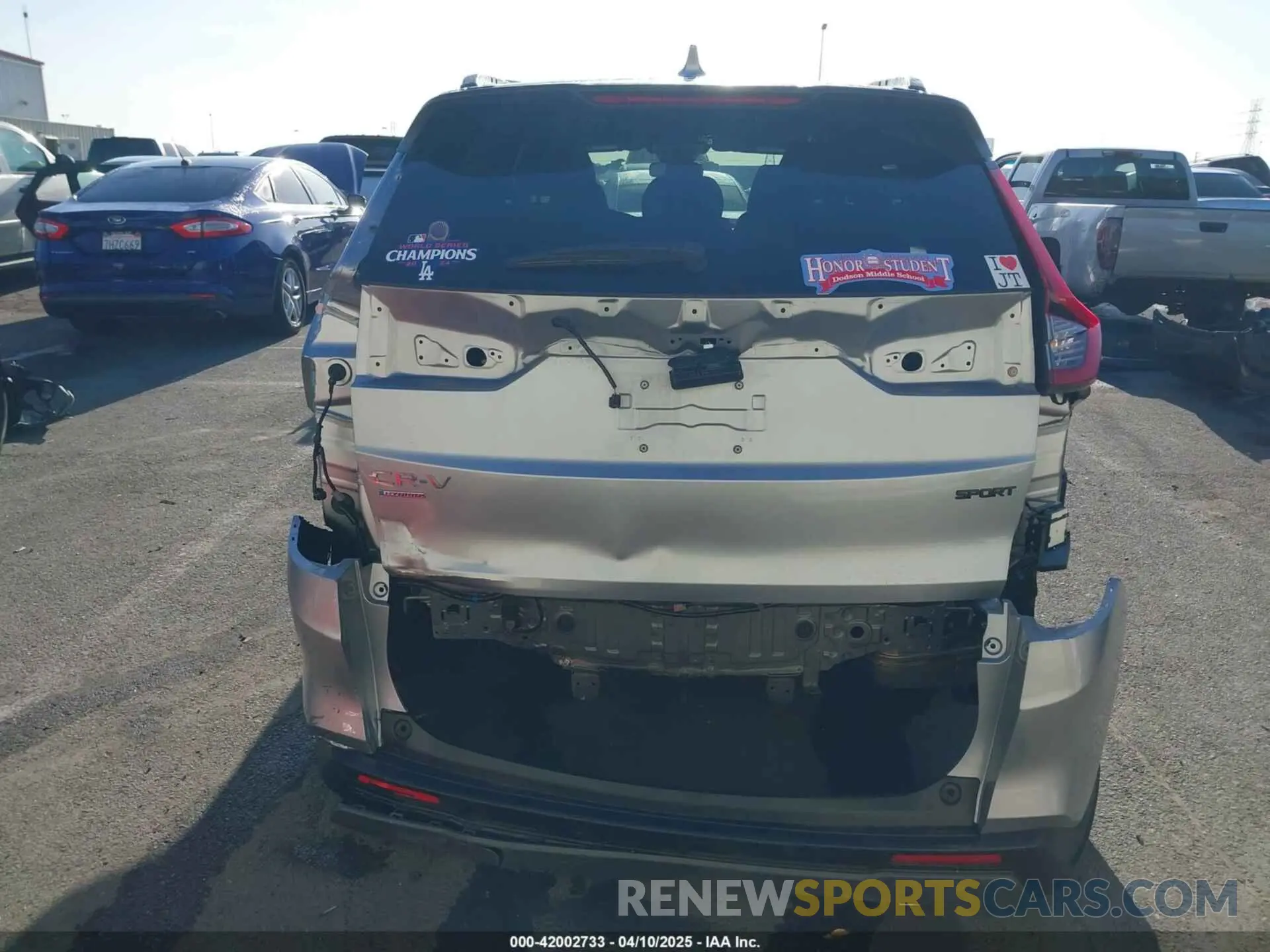 17 Photograph of a damaged car 7FARS5H54SE018198 HONDA CR-V HYBRID 2025