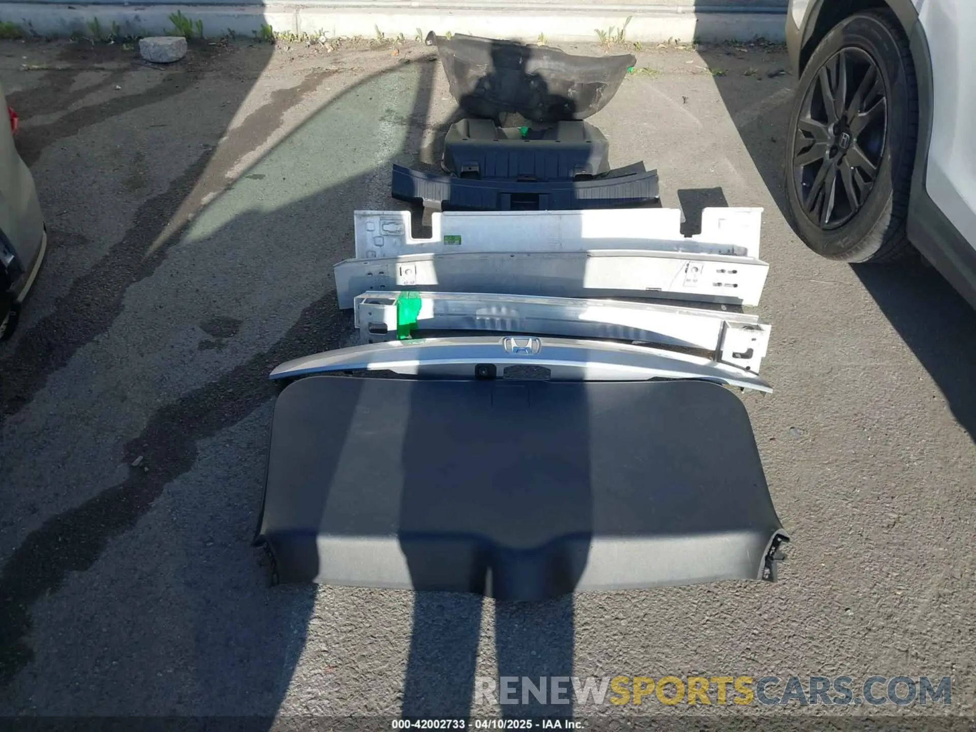 18 Photograph of a damaged car 7FARS5H54SE018198 HONDA CR-V HYBRID 2025