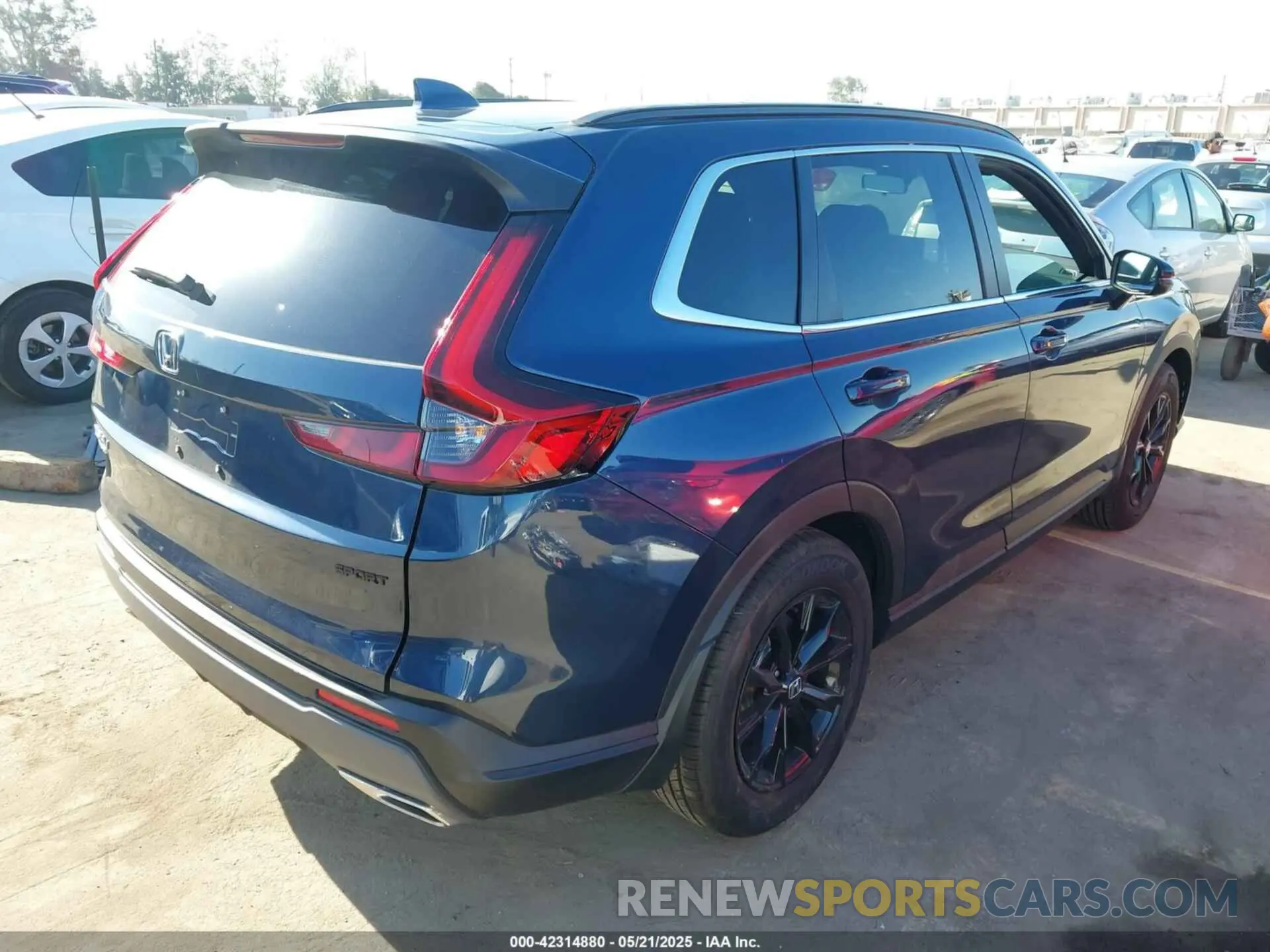 4 Photograph of a damaged car 7FARS5H58SE028832 HONDA CR-V HYBRID 2025