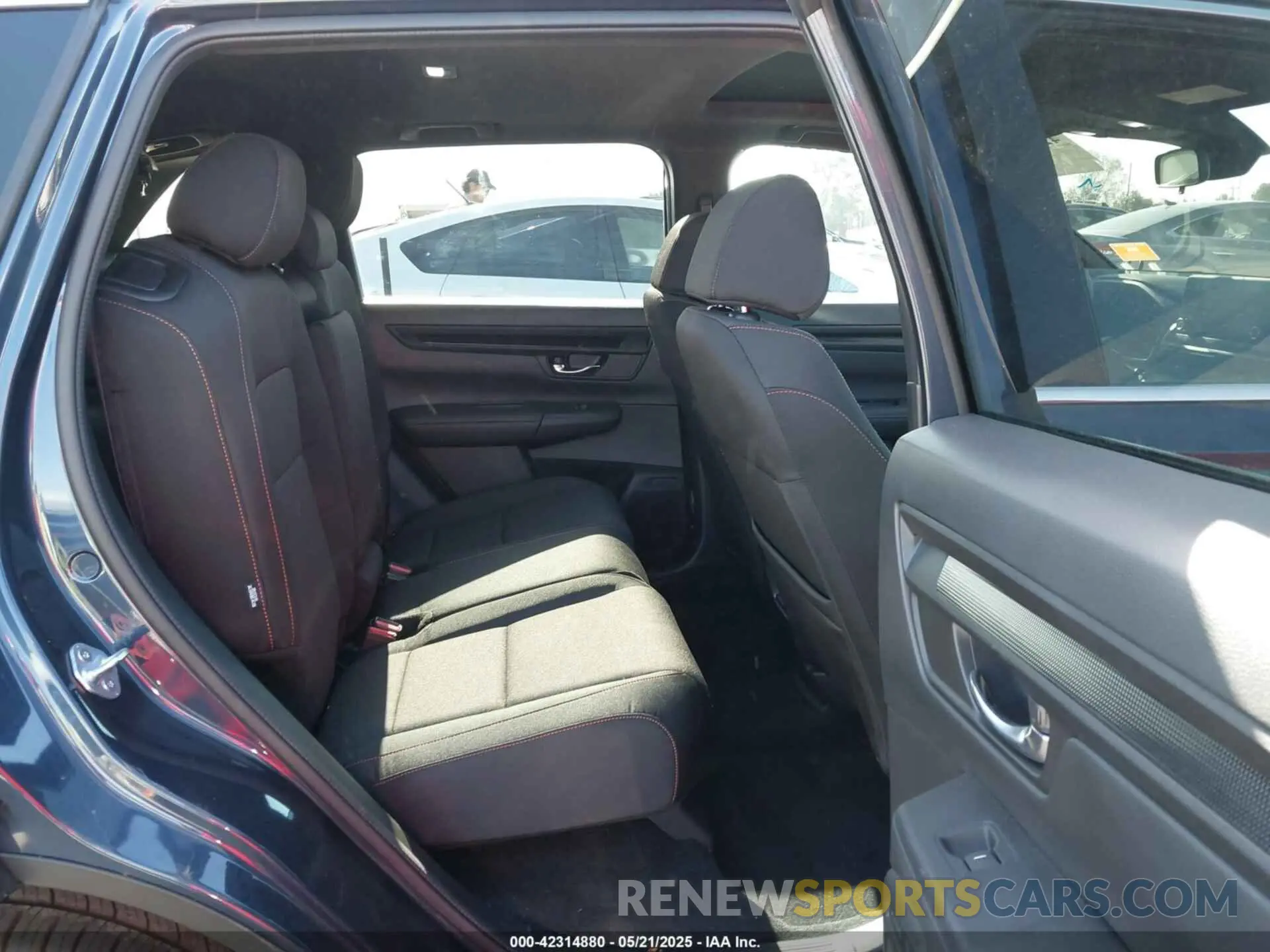 8 Photograph of a damaged car 7FARS5H58SE028832 HONDA CR-V HYBRID 2025