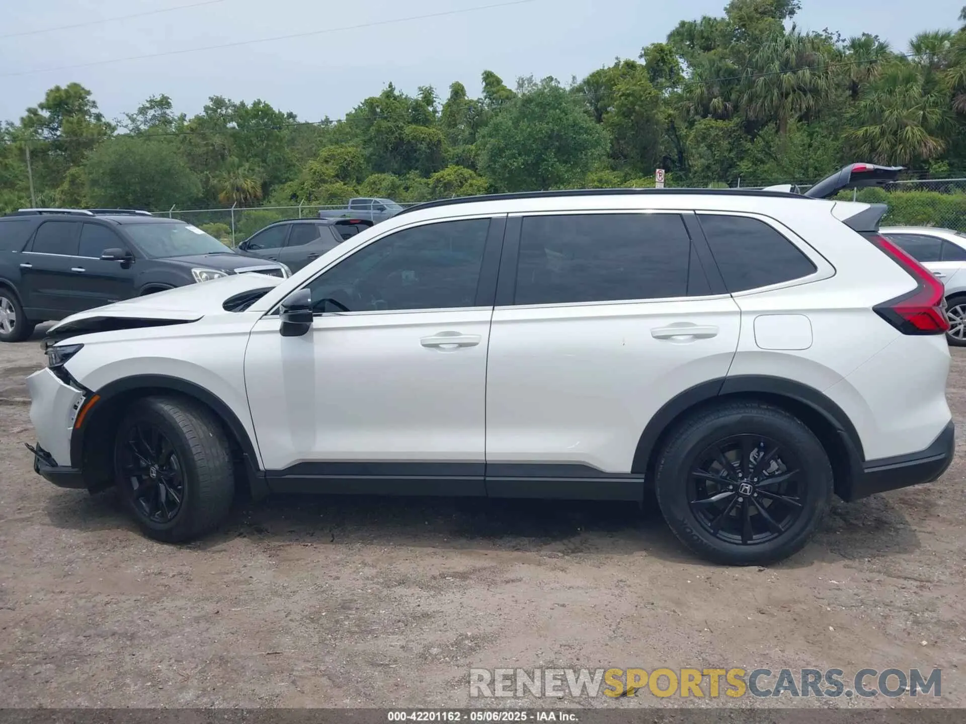 14 Photograph of a damaged car 7FARS5H59SE023557 HONDA CR-V HYBRID 2025