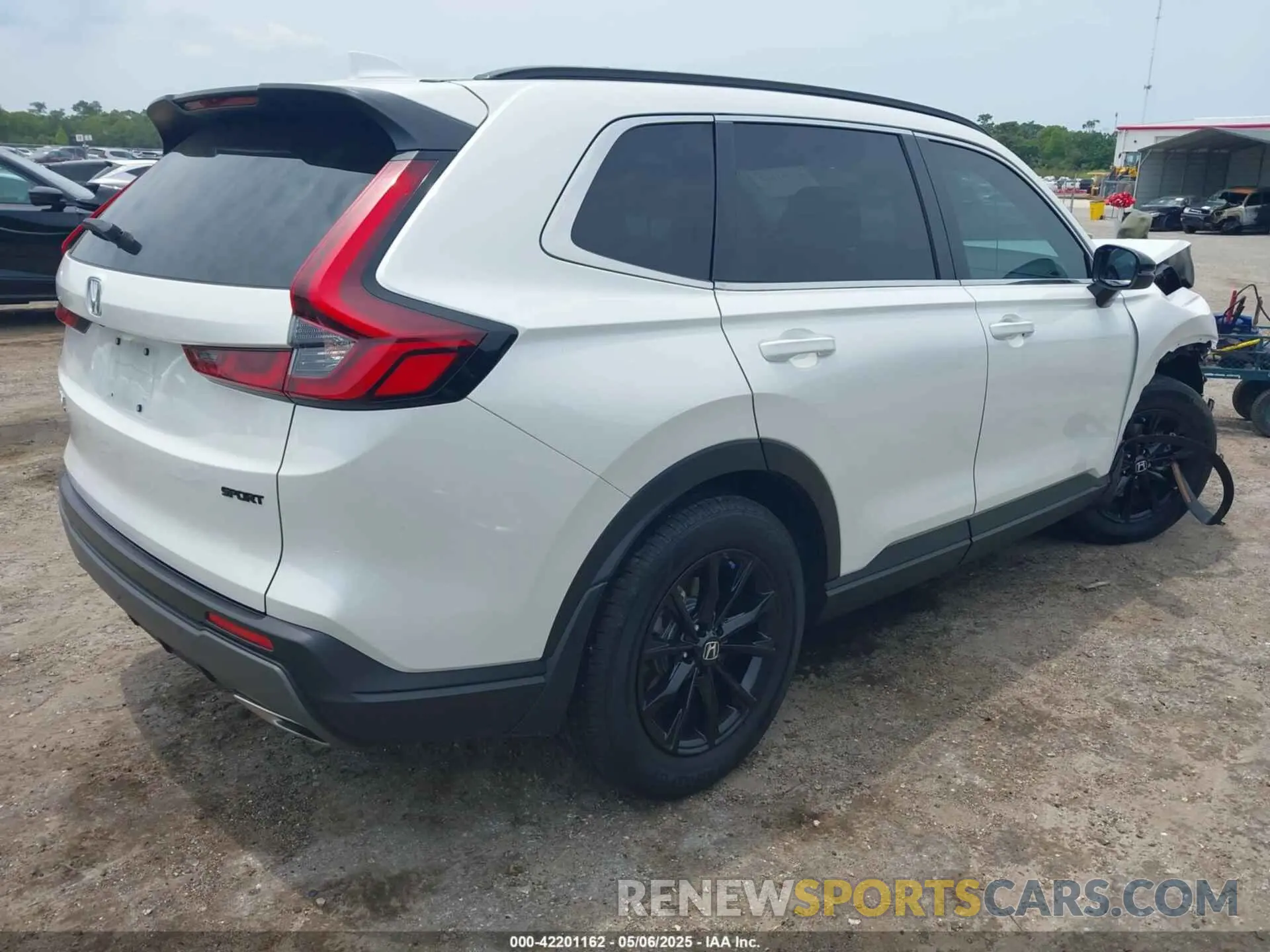 4 Photograph of a damaged car 7FARS5H59SE023557 HONDA CR-V HYBRID 2025