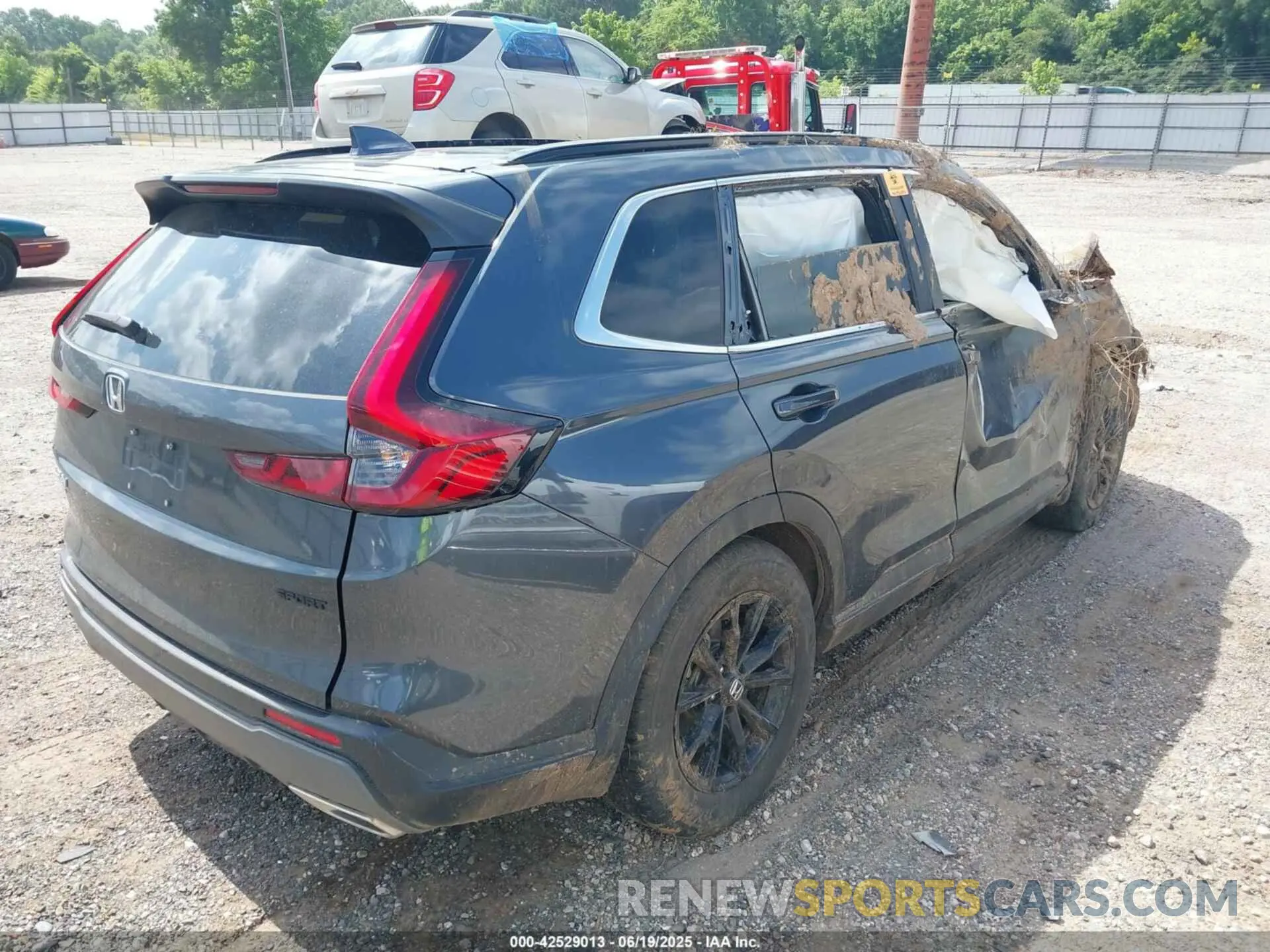 4 Photograph of a damaged car 7FARS5H5XSE018156 HONDA CR-V HYBRID 2025