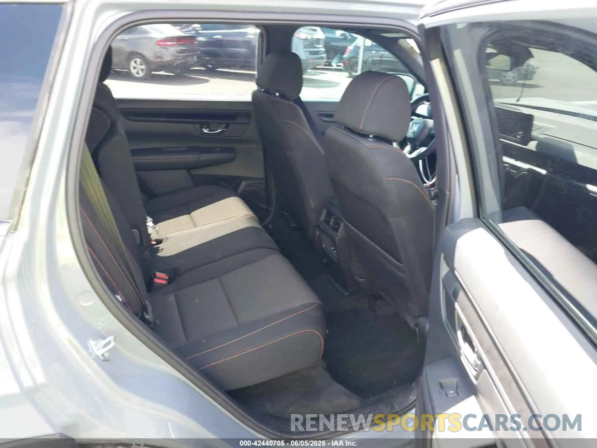 8 Photograph of a damaged car 7FARS5H5XSE018674 HONDA CR-V HYBRID 2025