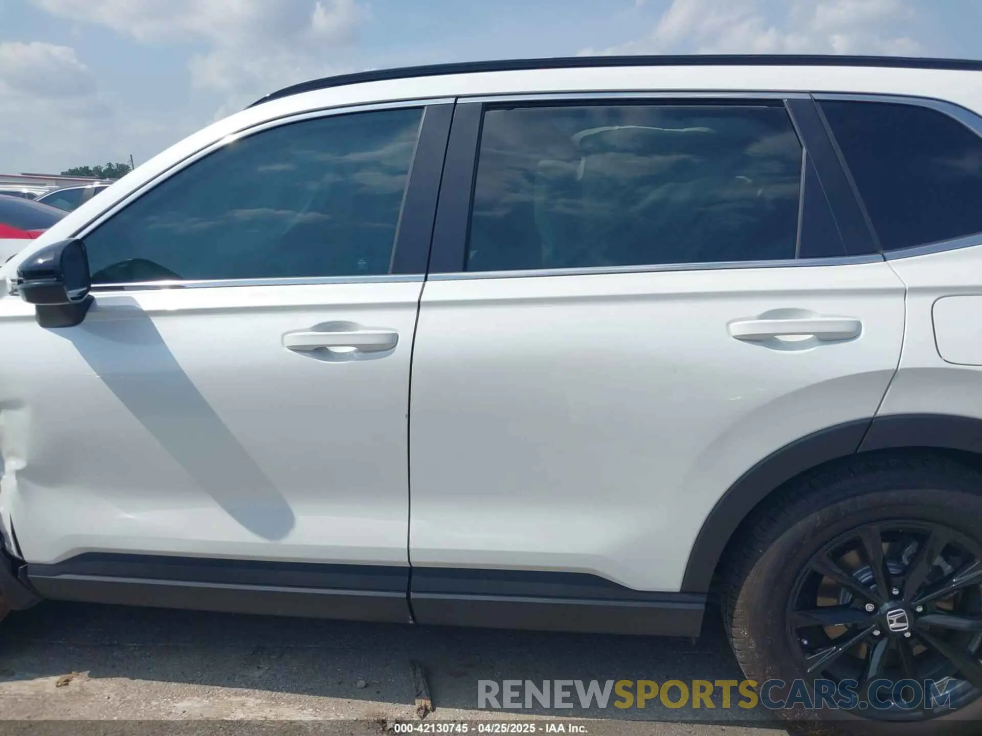 13 Photograph of a damaged car 7FARS5H82SE000907 HONDA CR-V HYBRID 2025