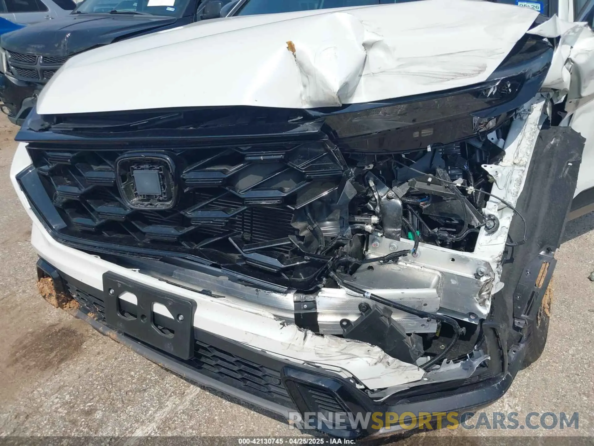 6 Photograph of a damaged car 7FARS5H82SE000907 HONDA CR-V HYBRID 2025