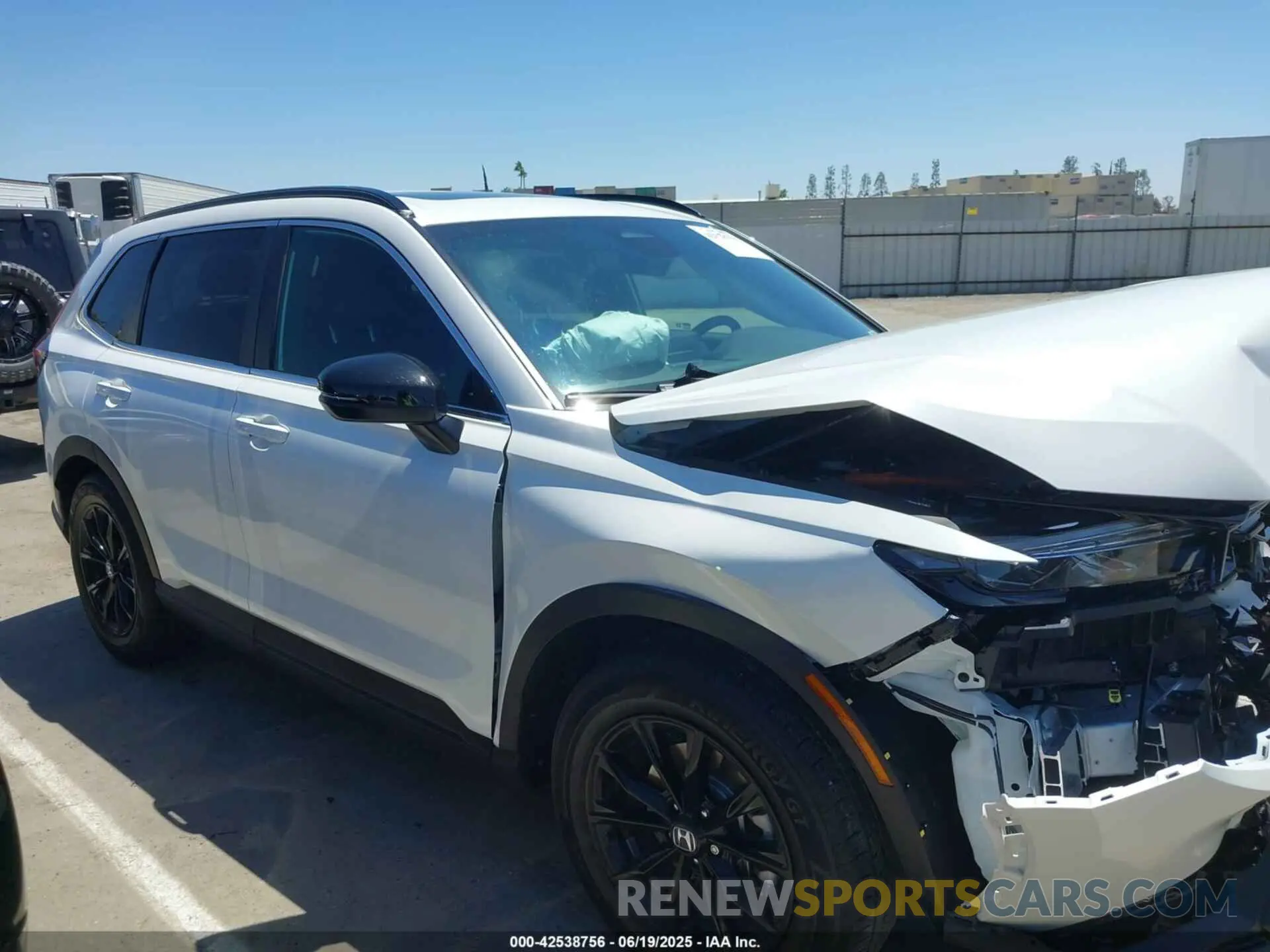 14 Photograph of a damaged car 7FARS5H83SE035486 HONDA CR-V HYBRID 2025