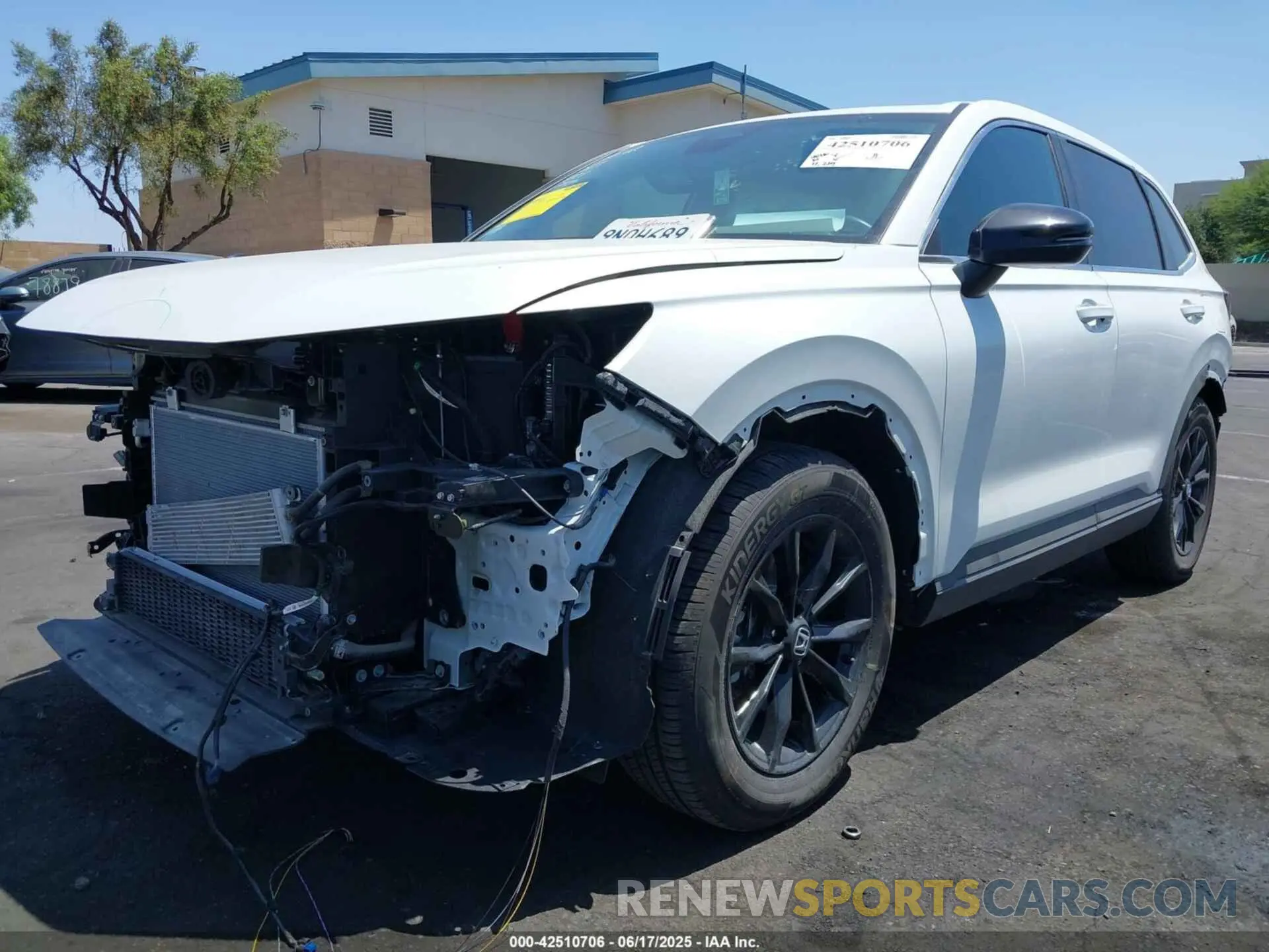 2 Photograph of a damaged car 7FARS5H85SE003056 HONDA CR-V HYBRID 2025