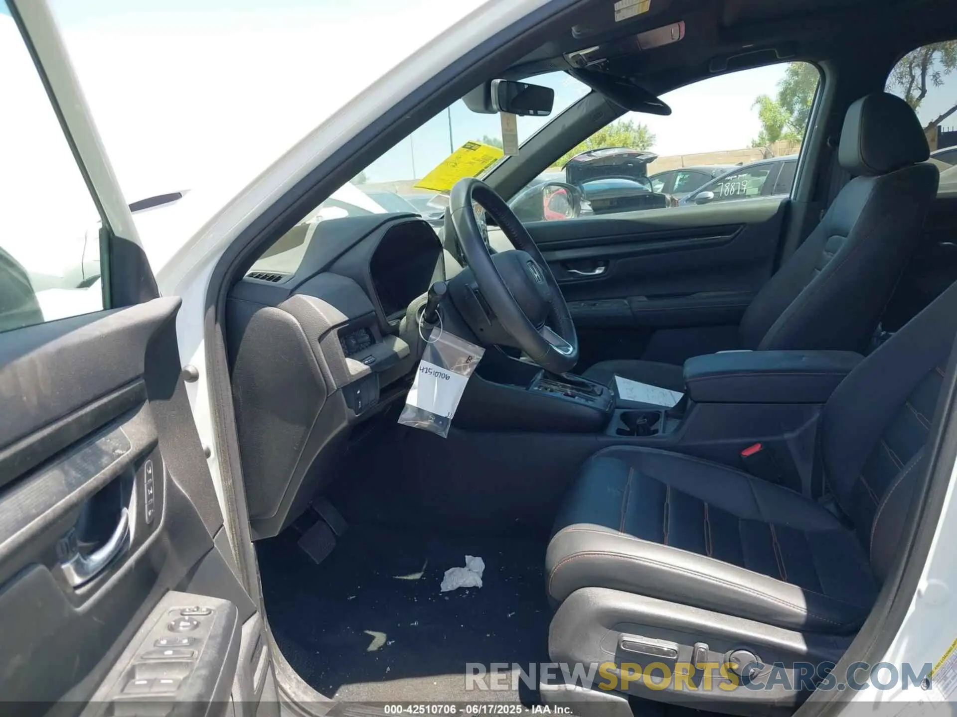 5 Photograph of a damaged car 7FARS5H85SE003056 HONDA CR-V HYBRID 2025