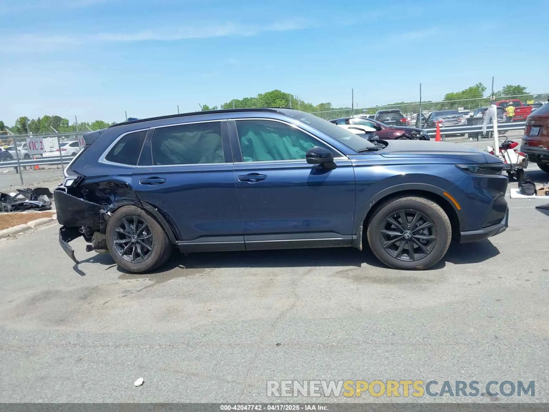 13 Photograph of a damaged car 7FARS6H81SE009457 HONDA CR-V HYBRID 2025
