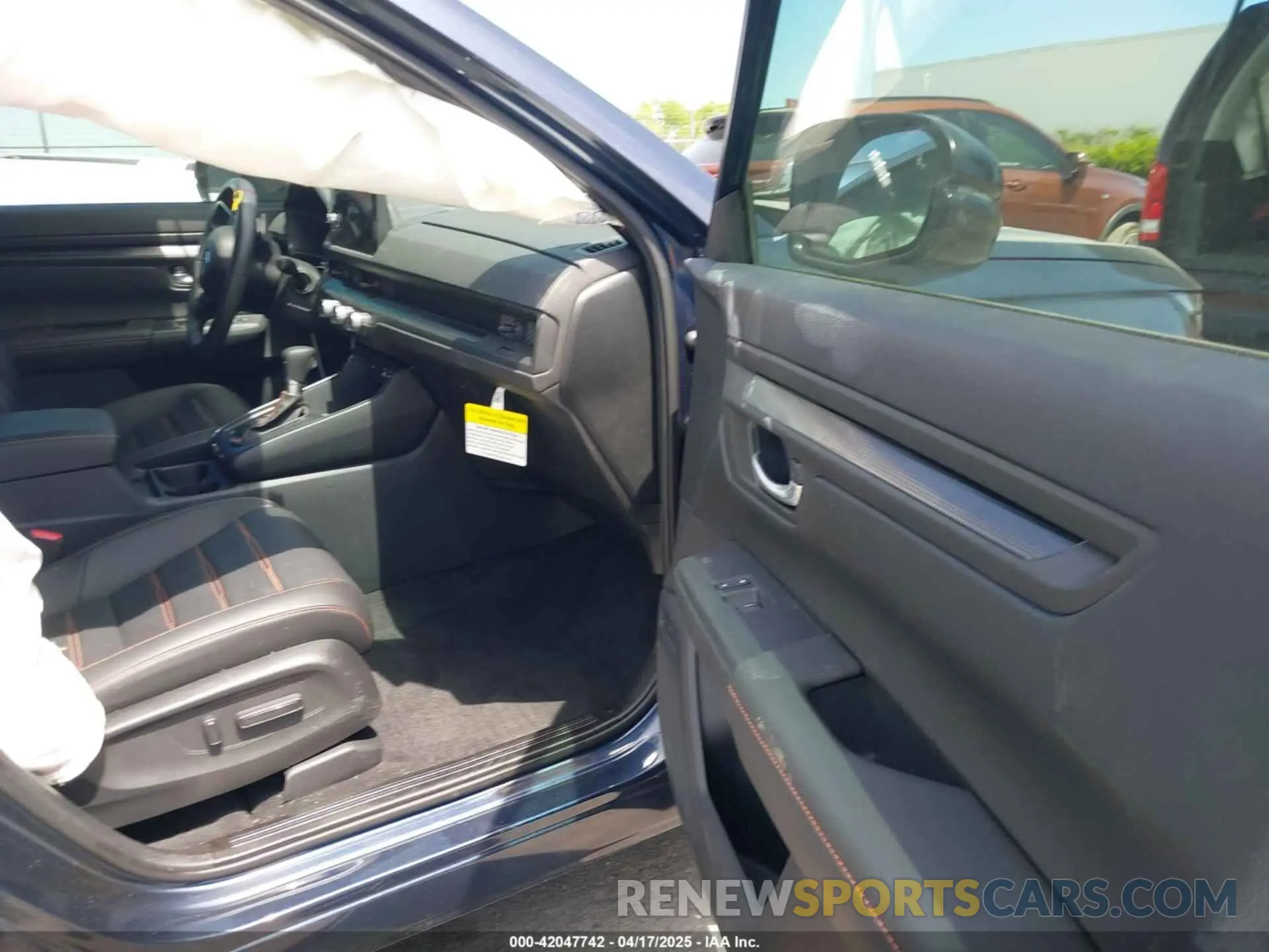 5 Photograph of a damaged car 7FARS6H81SE009457 HONDA CR-V HYBRID 2025