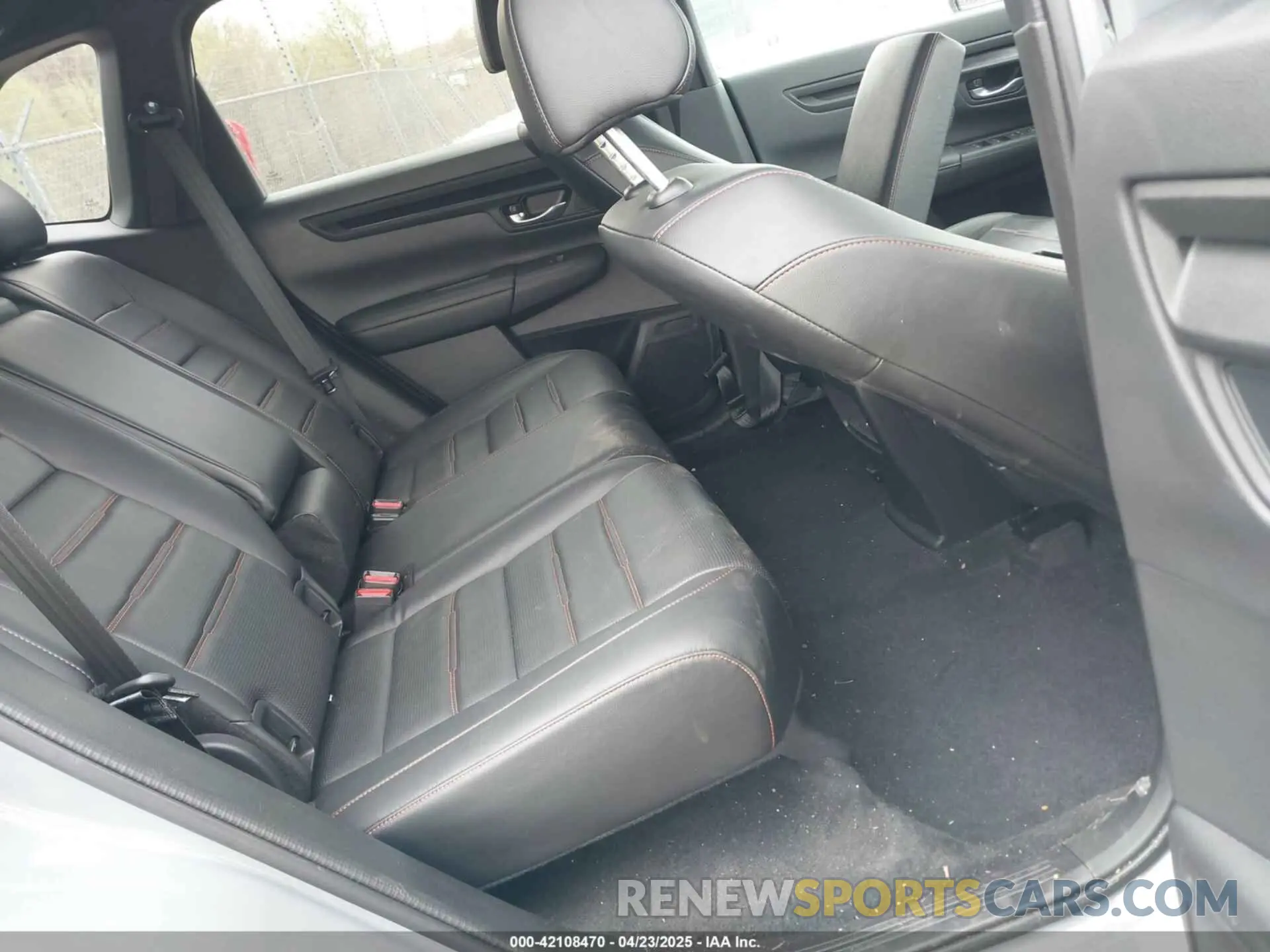8 Photograph of a damaged car 7FARS6H81SE029059 HONDA CR-V HYBRID 2025