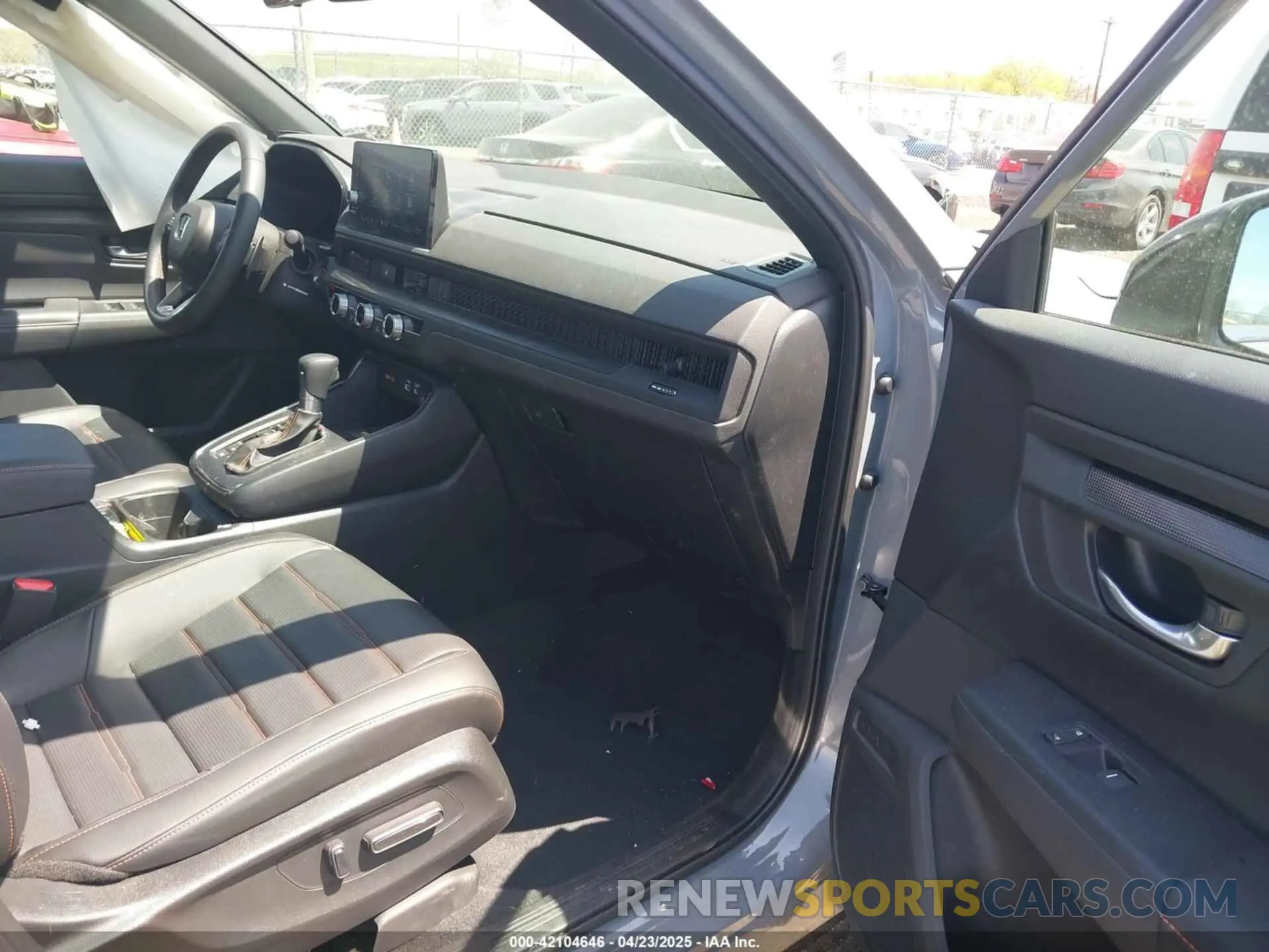 5 Photograph of a damaged car 7FARS6H84SE022204 HONDA CR-V HYBRID 2025
