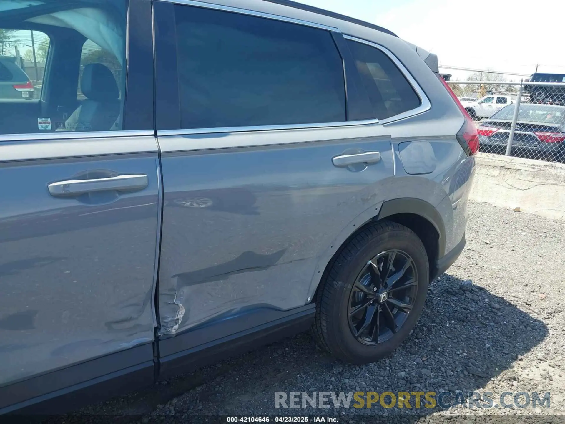 6 Photograph of a damaged car 7FARS6H84SE022204 HONDA CR-V HYBRID 2025