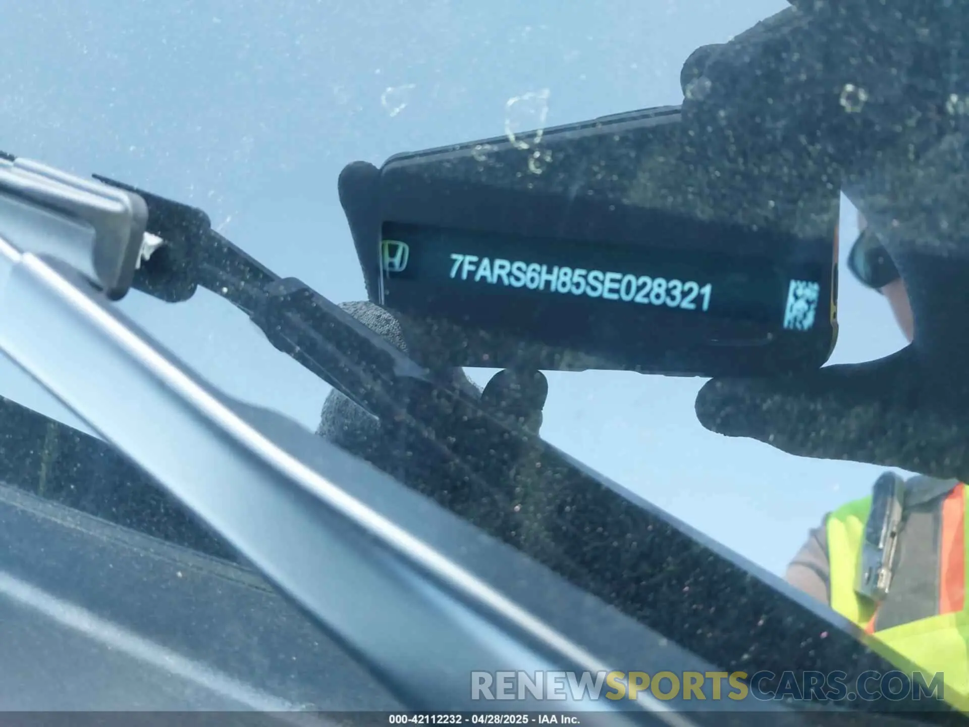 17 Photograph of a damaged car 7FARS6H85SE028321 HONDA CR-V HYBRID 2025