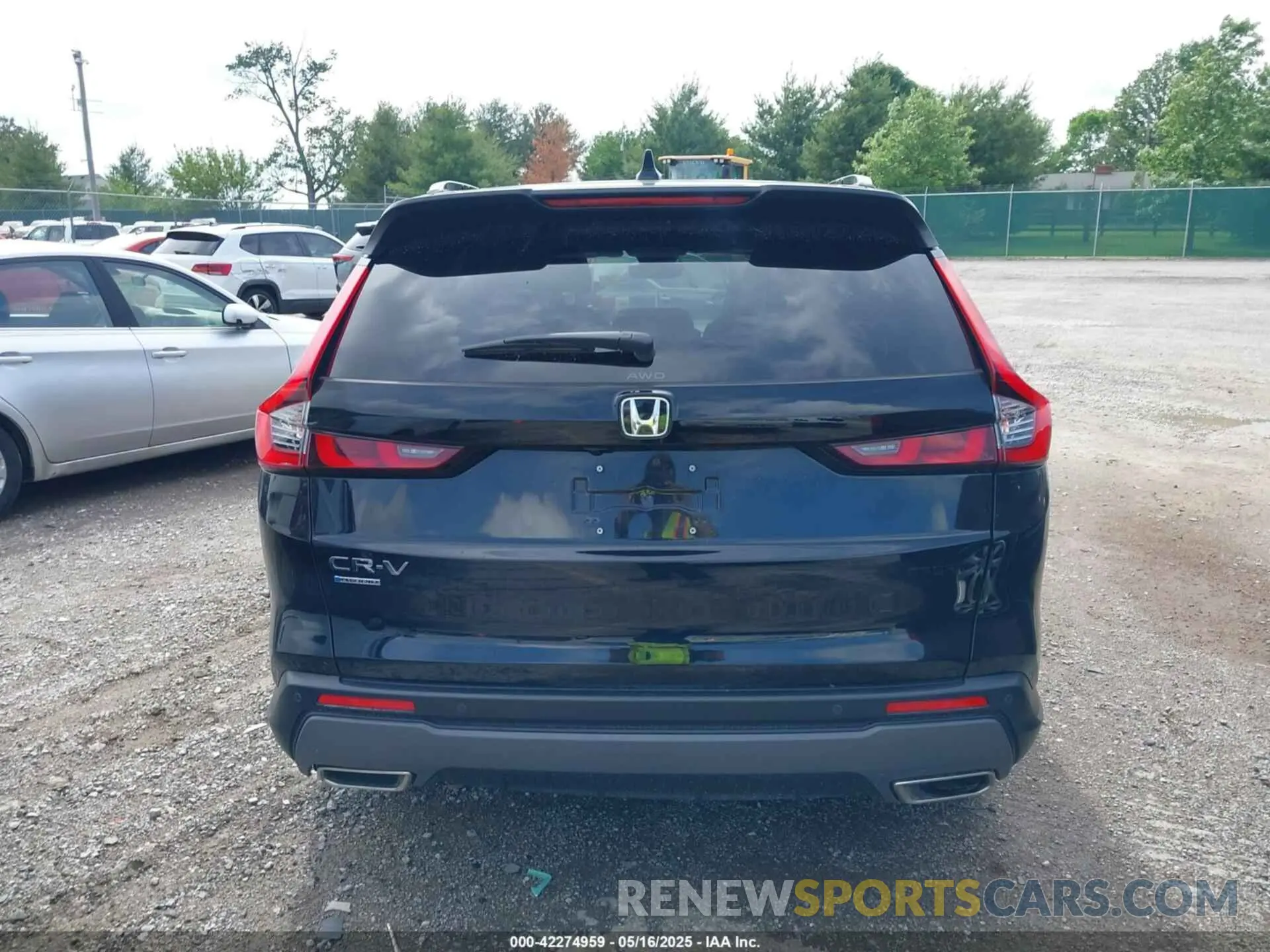16 Photograph of a damaged car 7FARS6H86SE039876 HONDA CR-V HYBRID 2025