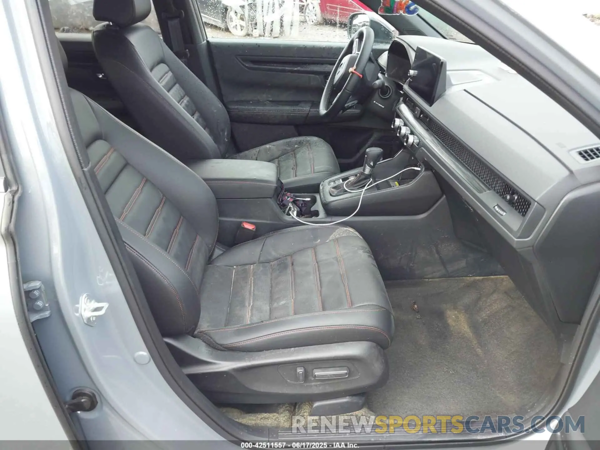 5 Photograph of a damaged car 7FARS6H86SE073414 HONDA CR-V HYBRID 2025