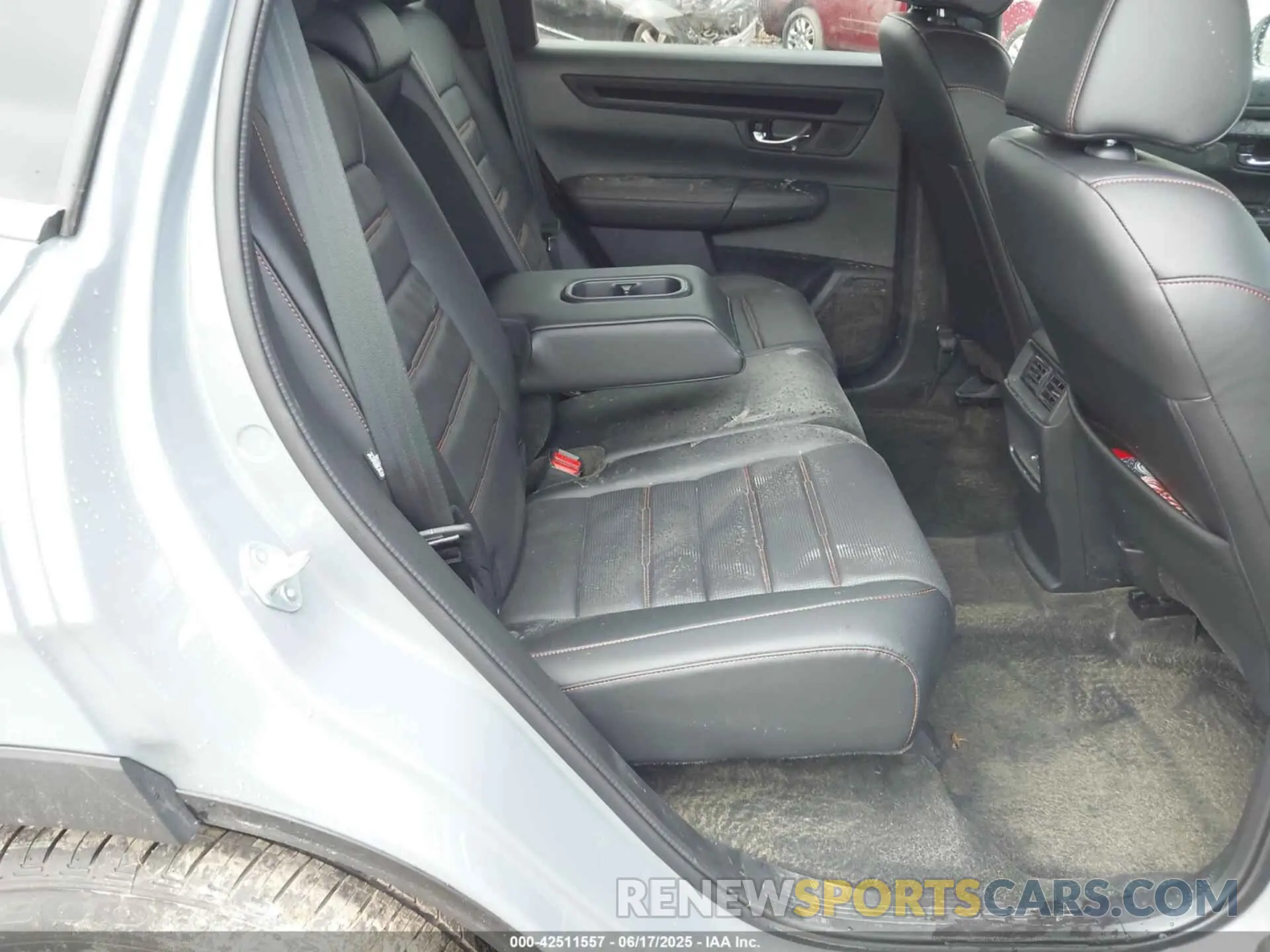 8 Photograph of a damaged car 7FARS6H86SE073414 HONDA CR-V HYBRID 2025