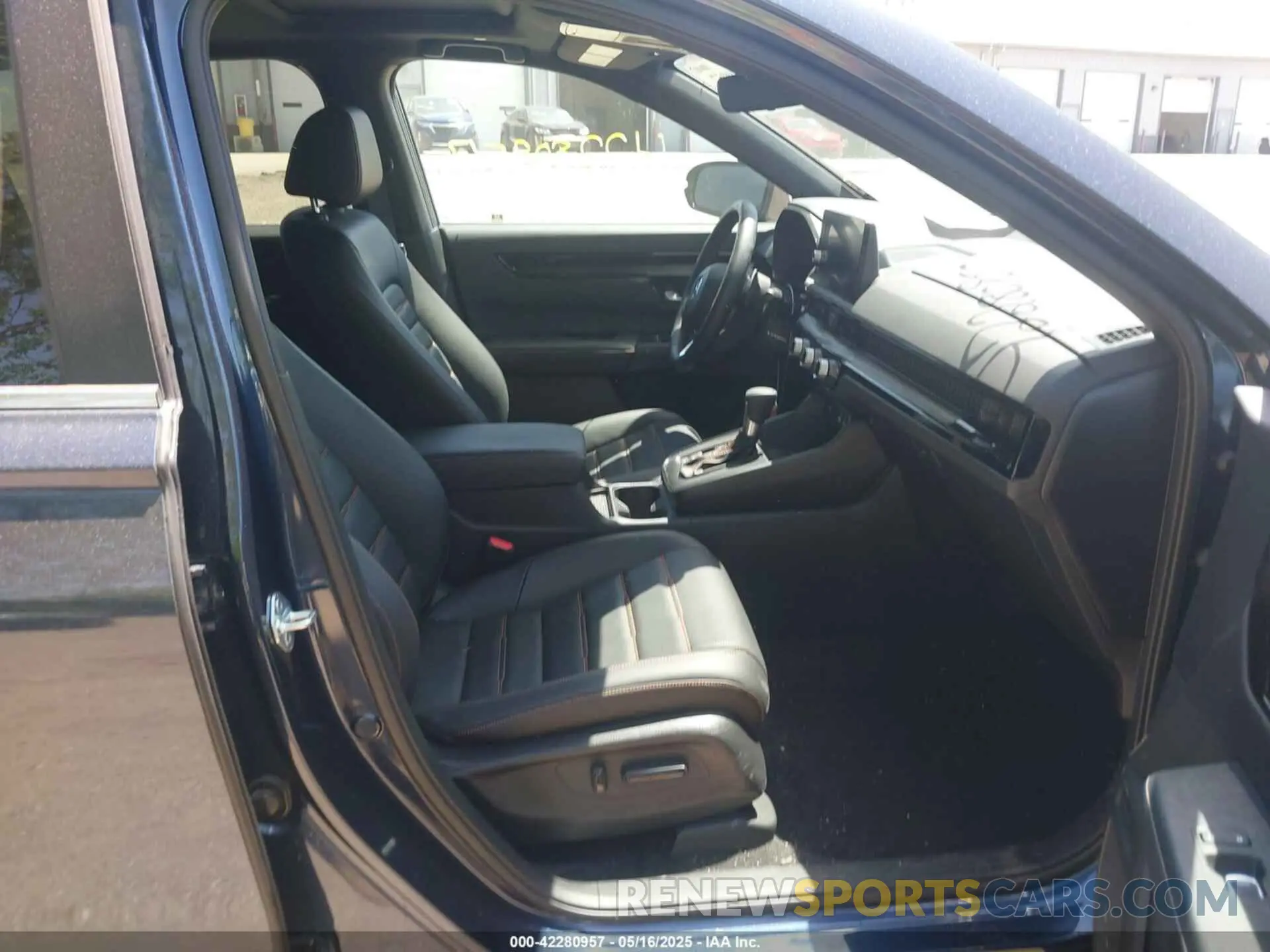 5 Photograph of a damaged car 7FARS6H94SE038105 HONDA CR-V HYBRID 2025