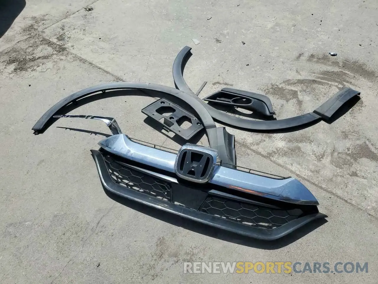 14 Photograph of a damaged car 2HKRW1H50KH502878 HONDA CRV 2019