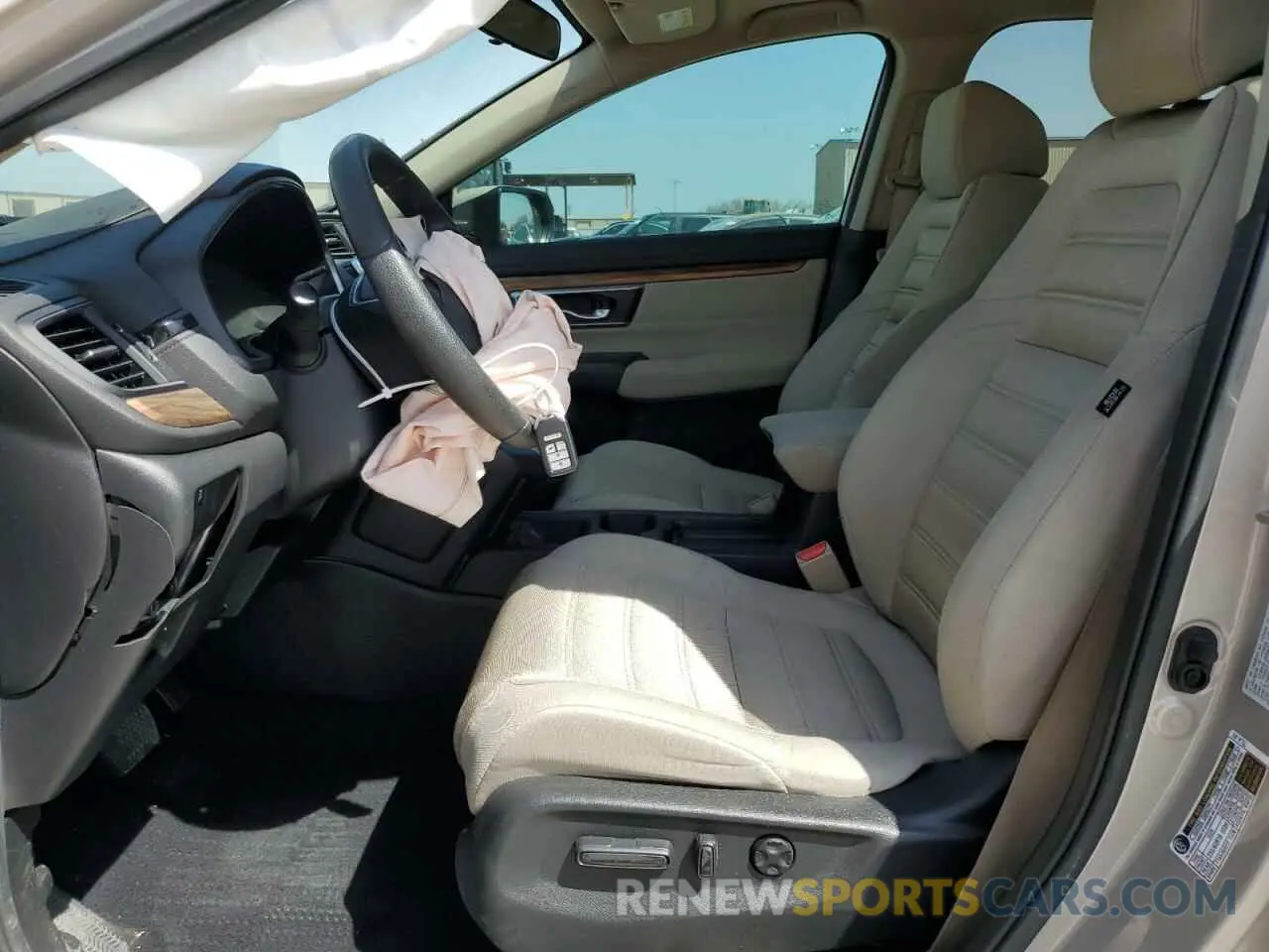 7 Photograph of a damaged car 2HKRW1H50KH502878 HONDA CRV 2019