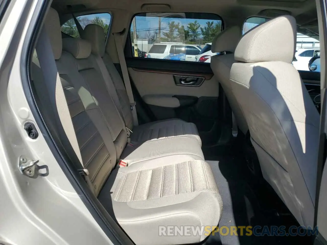 11 Photograph of a damaged car 2HKRW1H52KH505734 HONDA CRV 2019