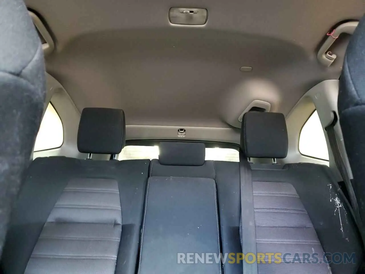 10 Photograph of a damaged car 2HKRW1H52KH512876 HONDA CRV 2019