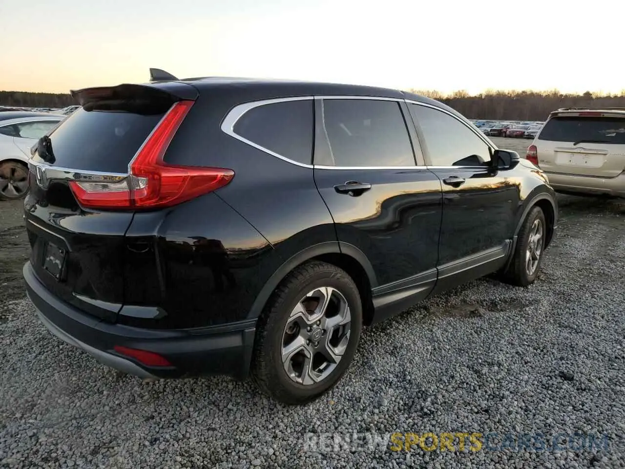 3 Photograph of a damaged car 2HKRW1H53KH513079 HONDA CRV 2019