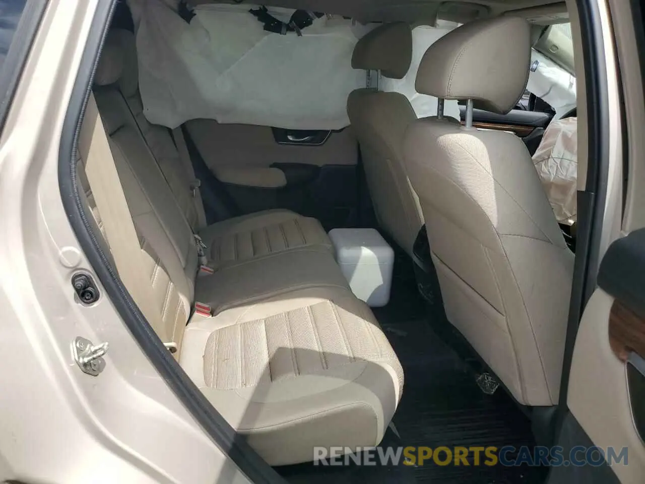 11 Photograph of a damaged car 2HKRW1H54KH502379 HONDA CRV 2019