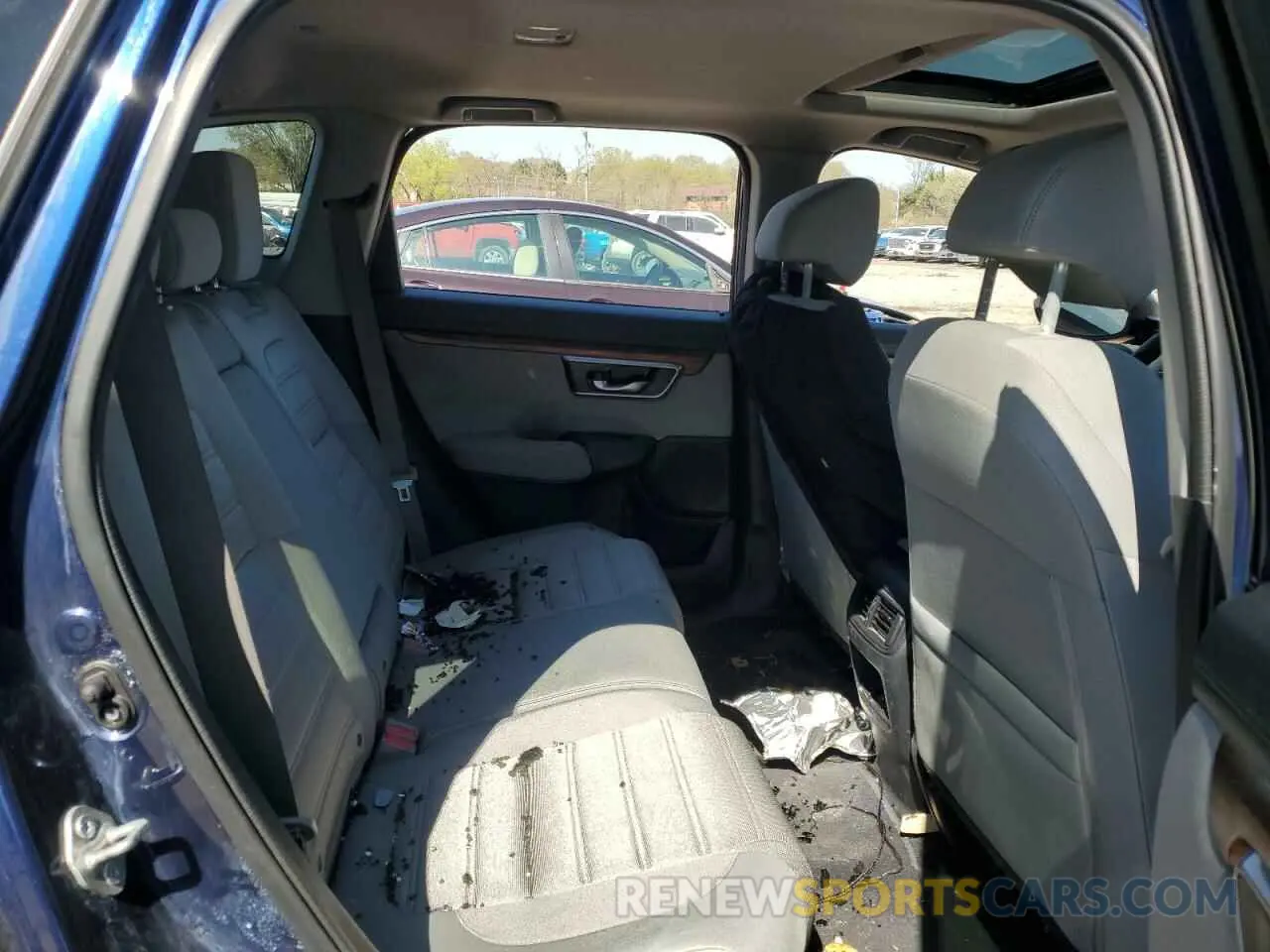 11 Photograph of a damaged car 2HKRW1H56KH510404 HONDA CRV 2019