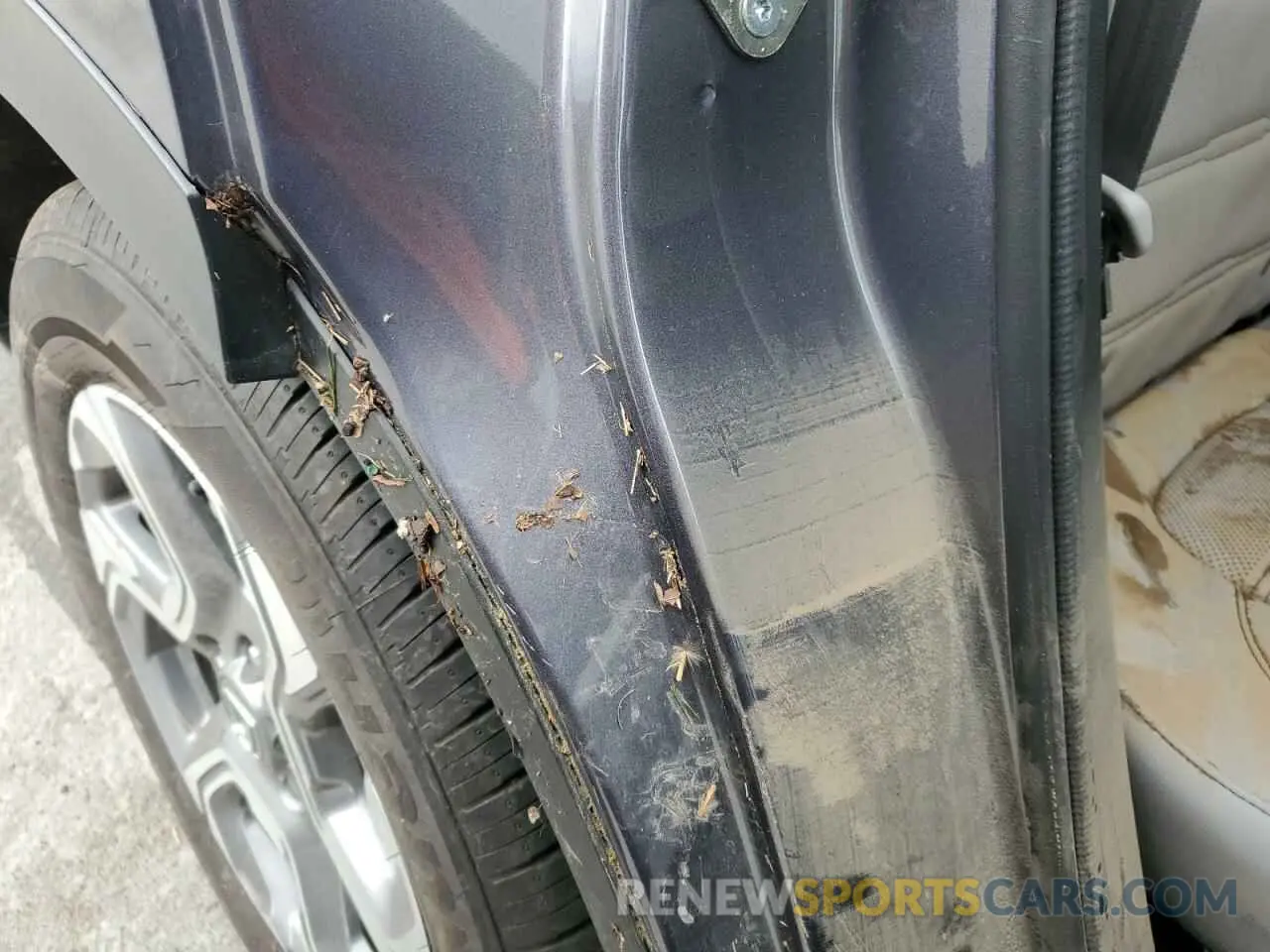 13 Photograph of a damaged car 2HKRW1H88KH509359 HONDA CRV 2019