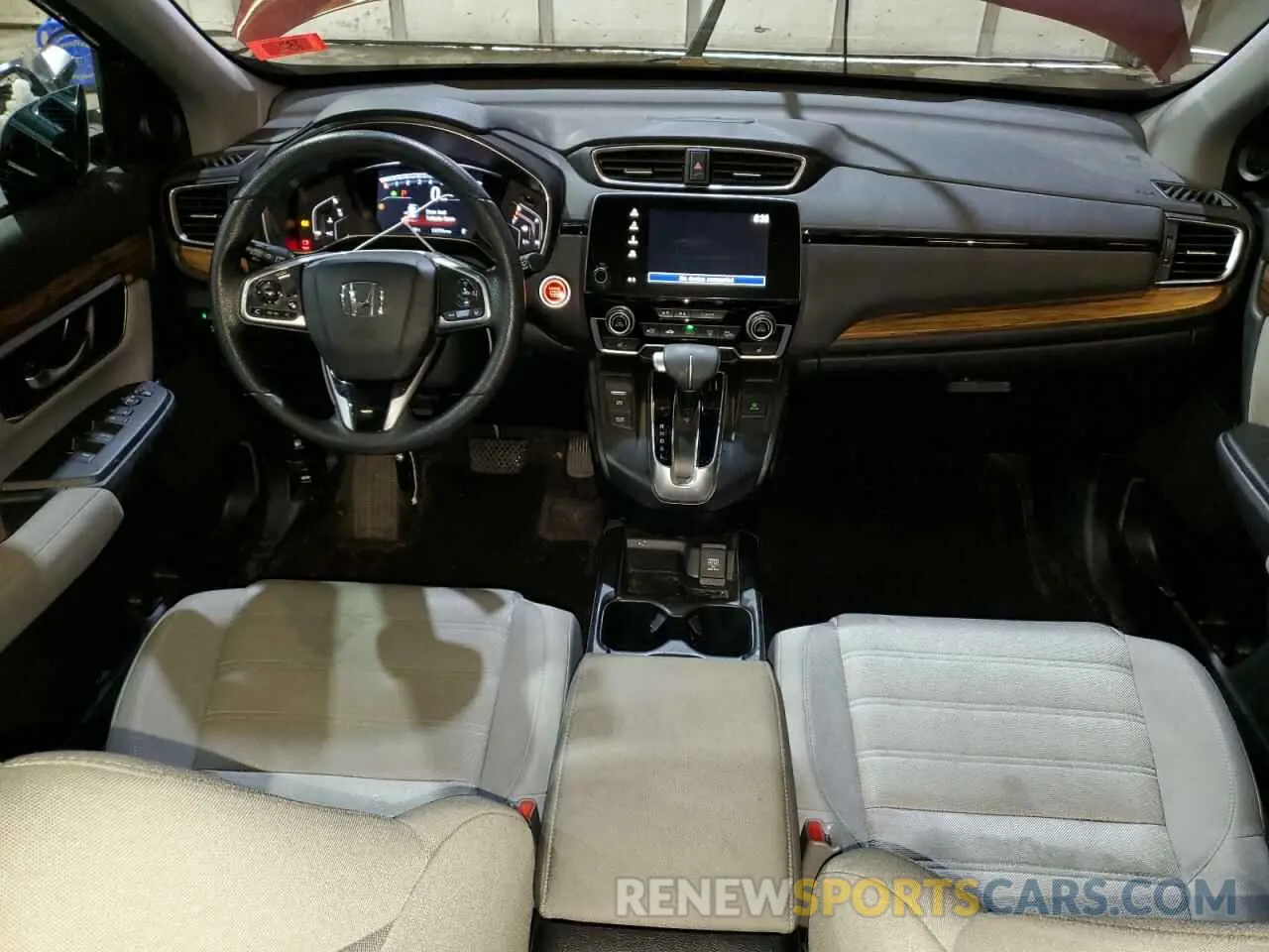 8 Photograph of a damaged car 2HKRW2H50KH649501 HONDA CRV 2019