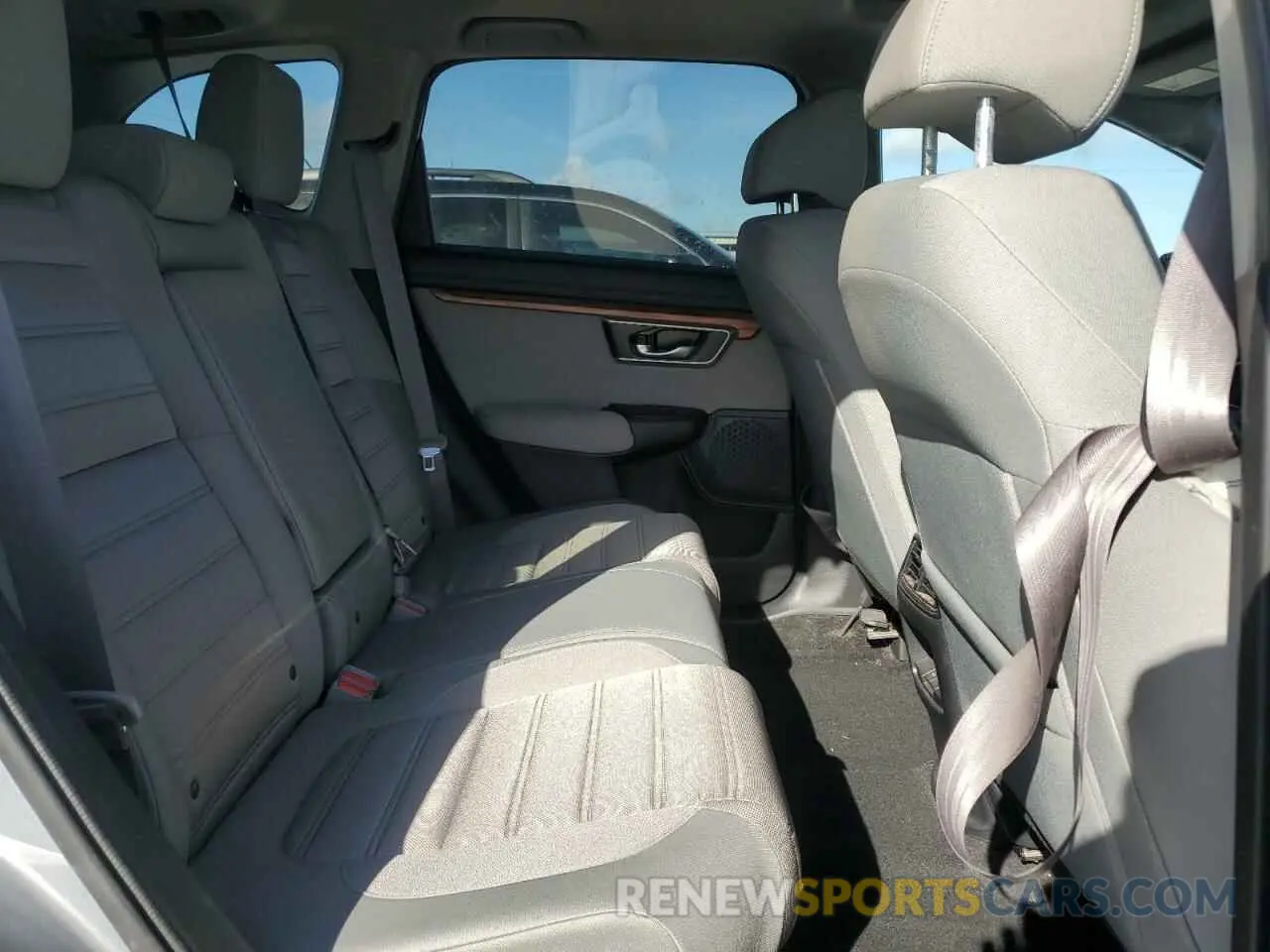 12 Photograph of a damaged car 2HKRW2H50KH654603 HONDA CRV 2019