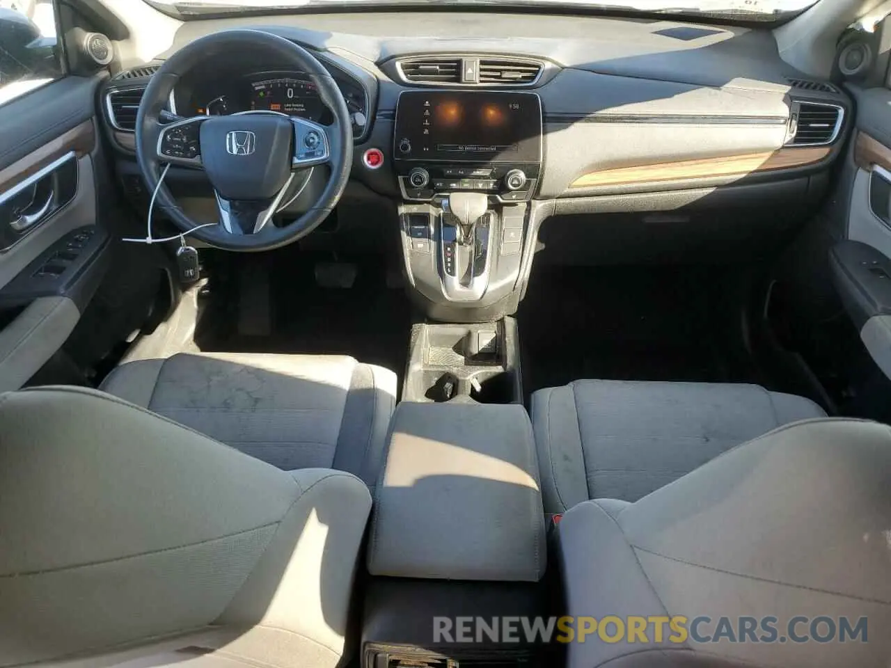 8 Photograph of a damaged car 2HKRW2H50KH654603 HONDA CRV 2019