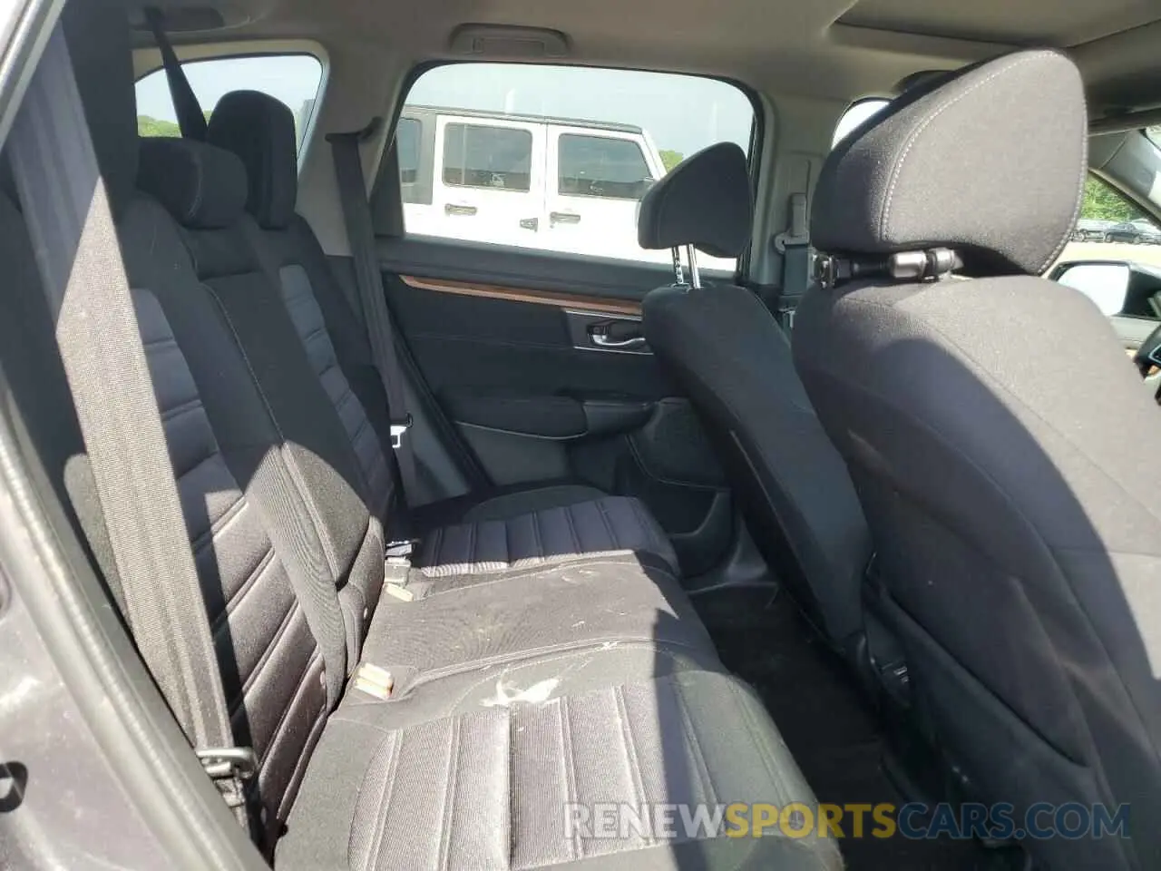 10 Photograph of a damaged car 2HKRW2H51KH609413 HONDA CRV 2019