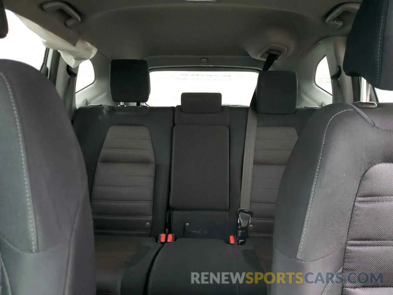 10 Photograph of a damaged car 2HKRW2H51KH670065 HONDA CRV 2019